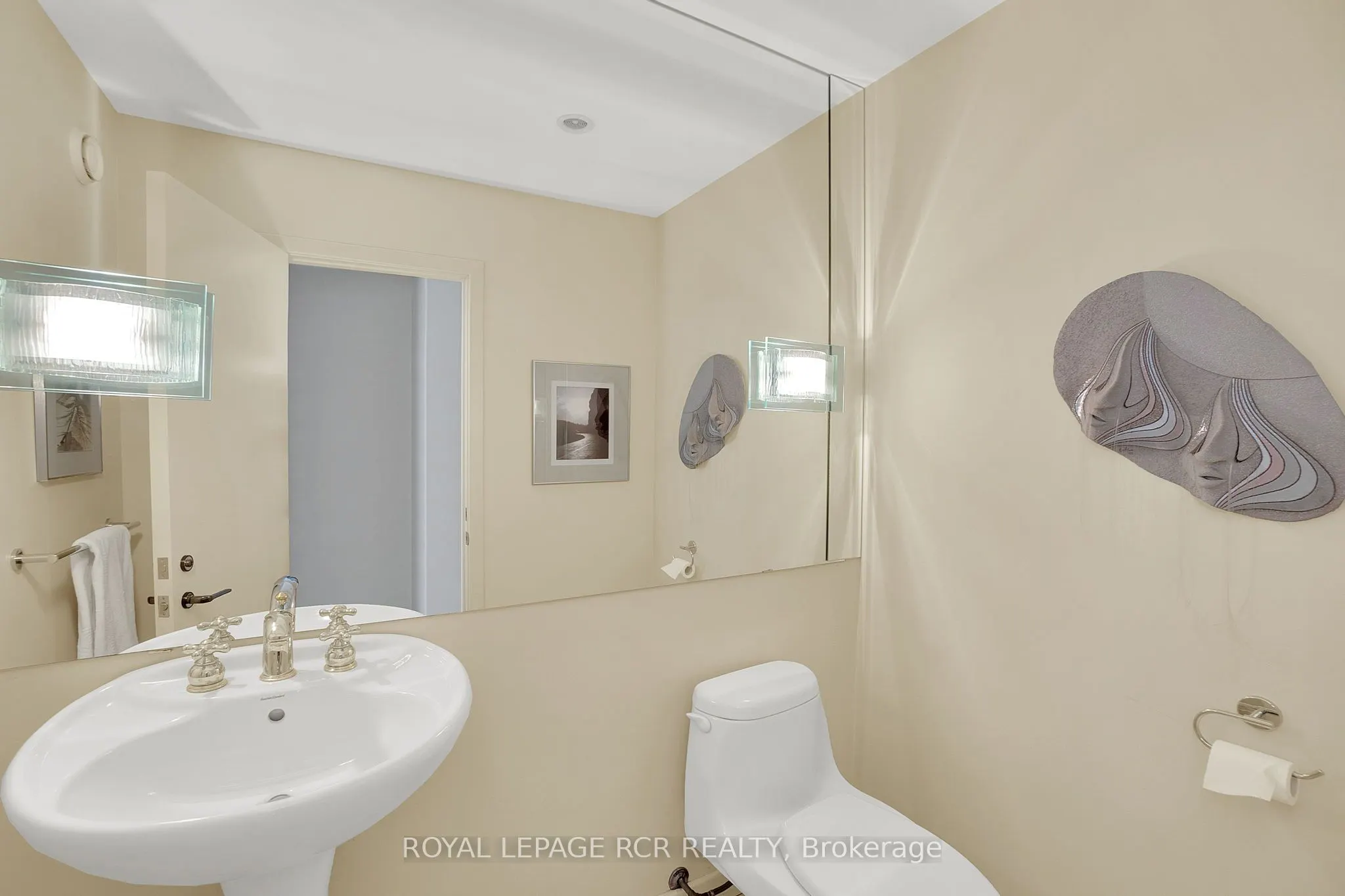 5 Woodlot Court