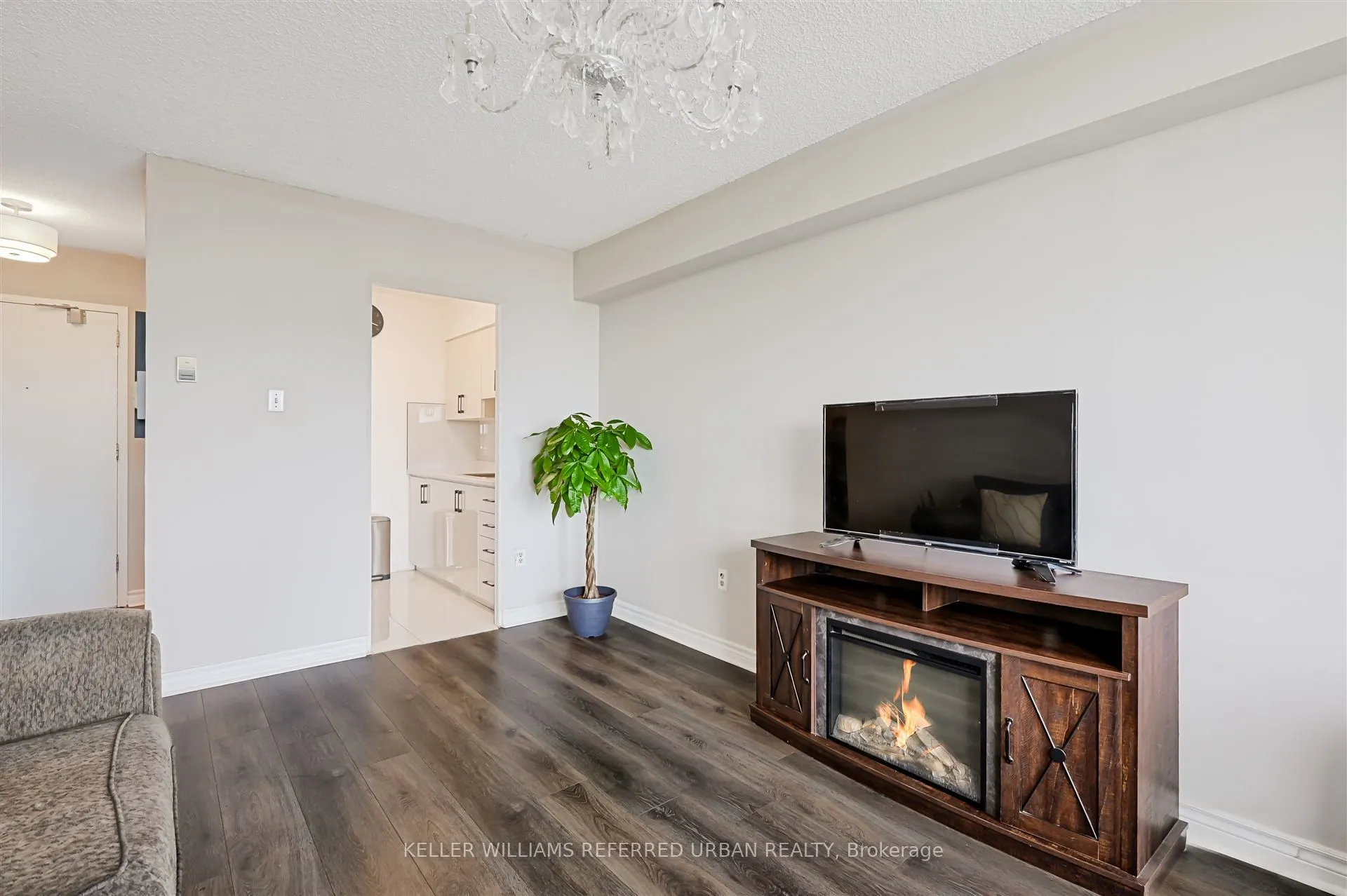 940 Caledonia Road #611