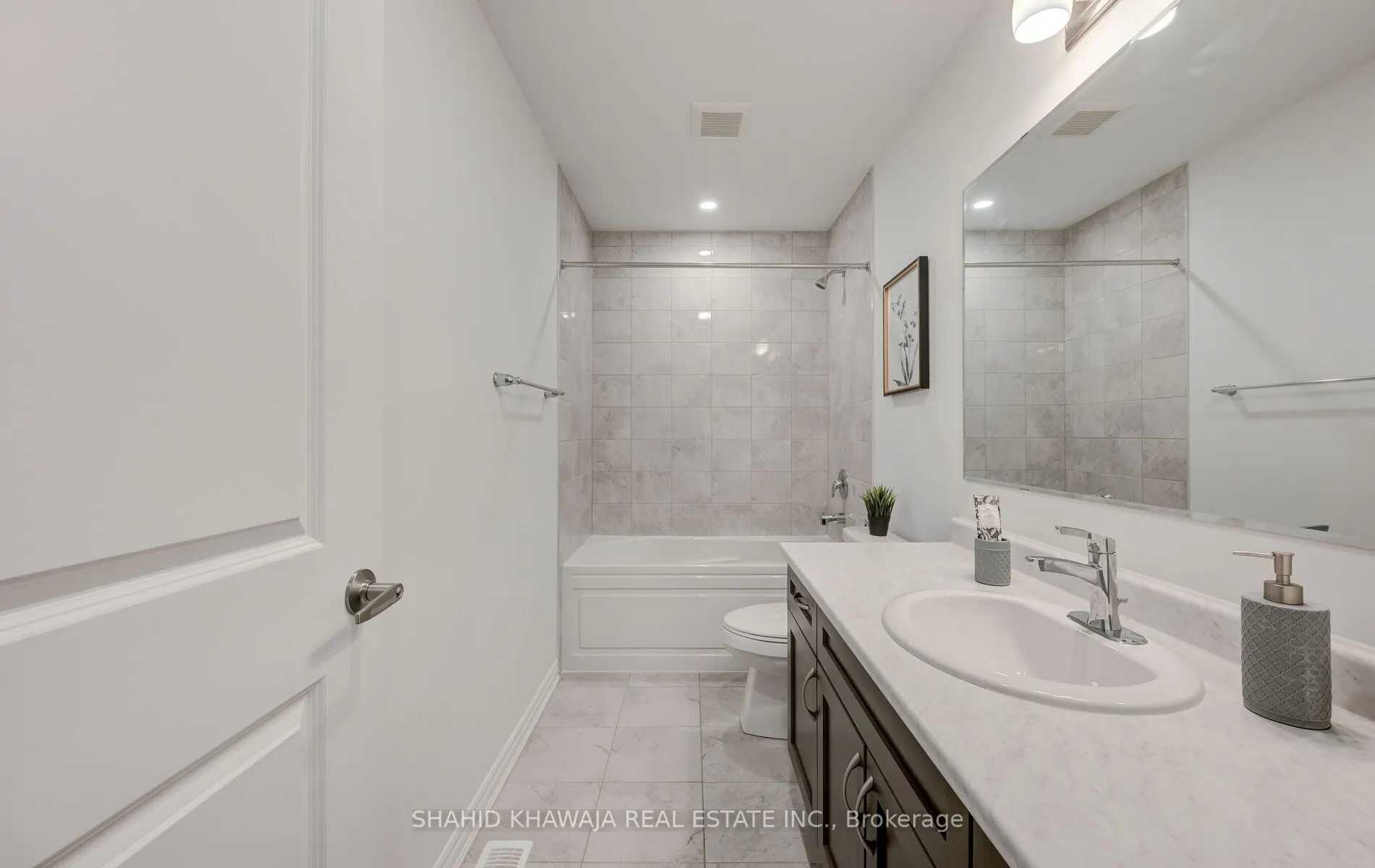 1407 Buckthorn Gardens