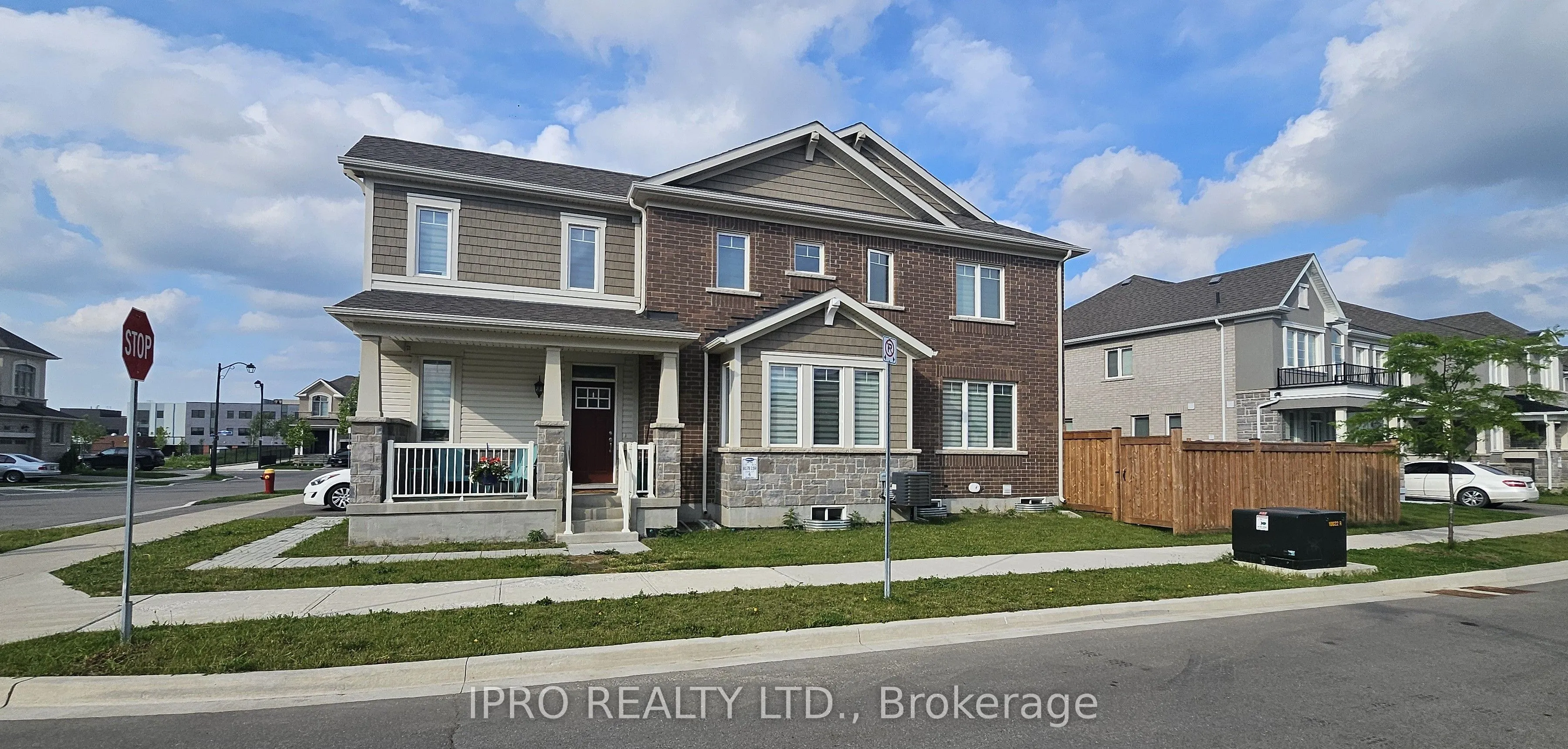 852 Aspen Terrace, #Upper