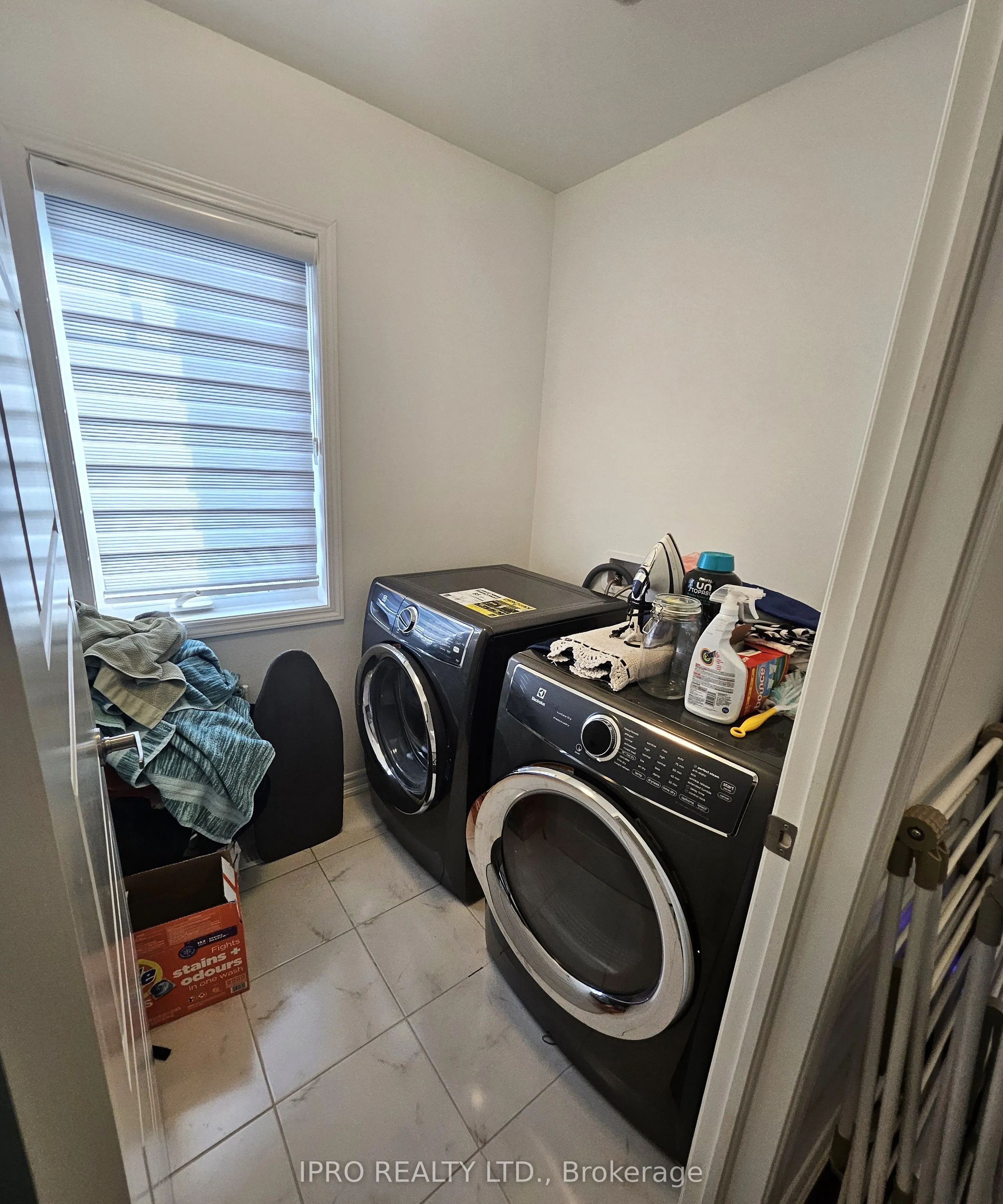 852 Aspen Terrace, #Upper