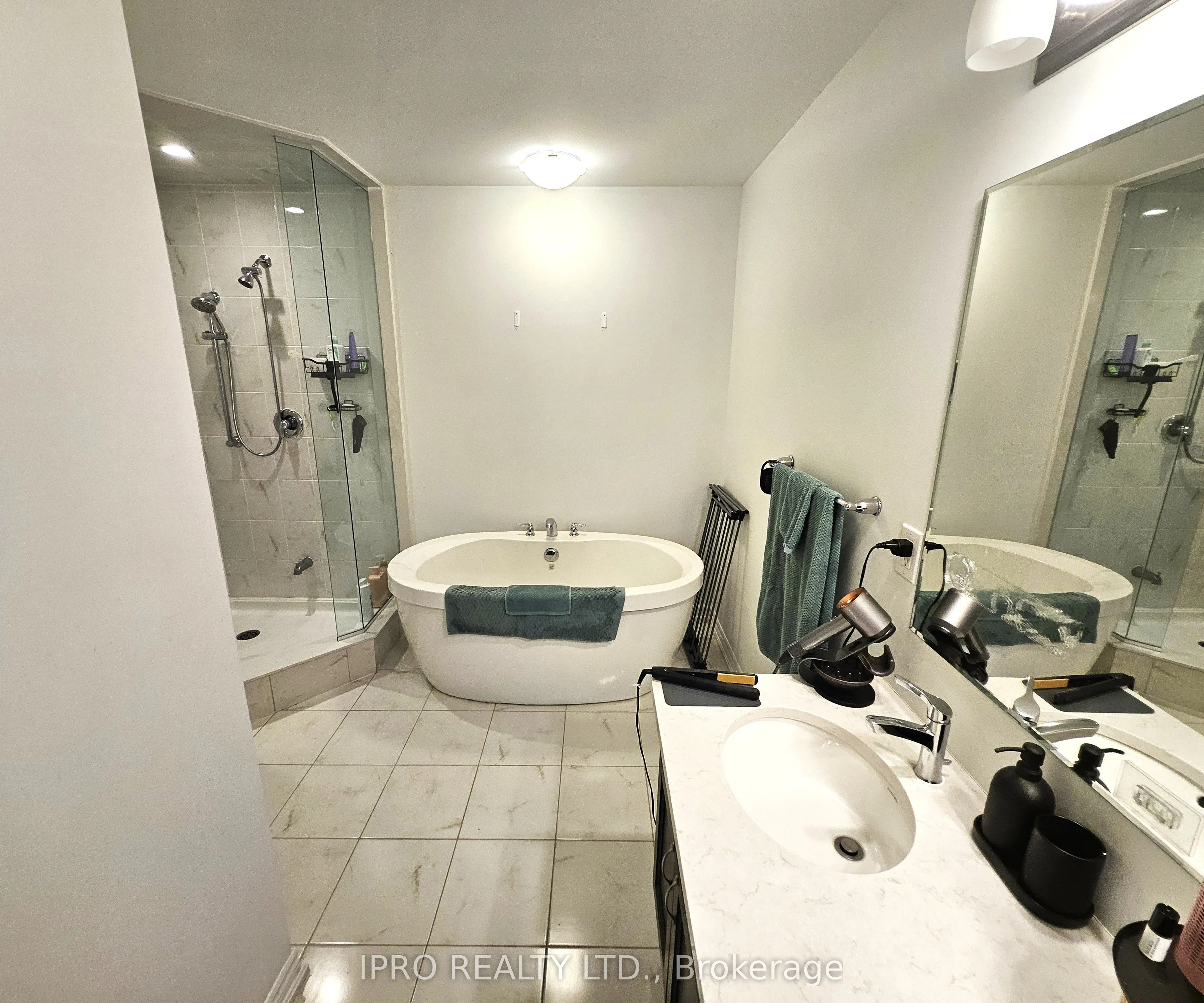 852 Aspen Terrace, #Upper