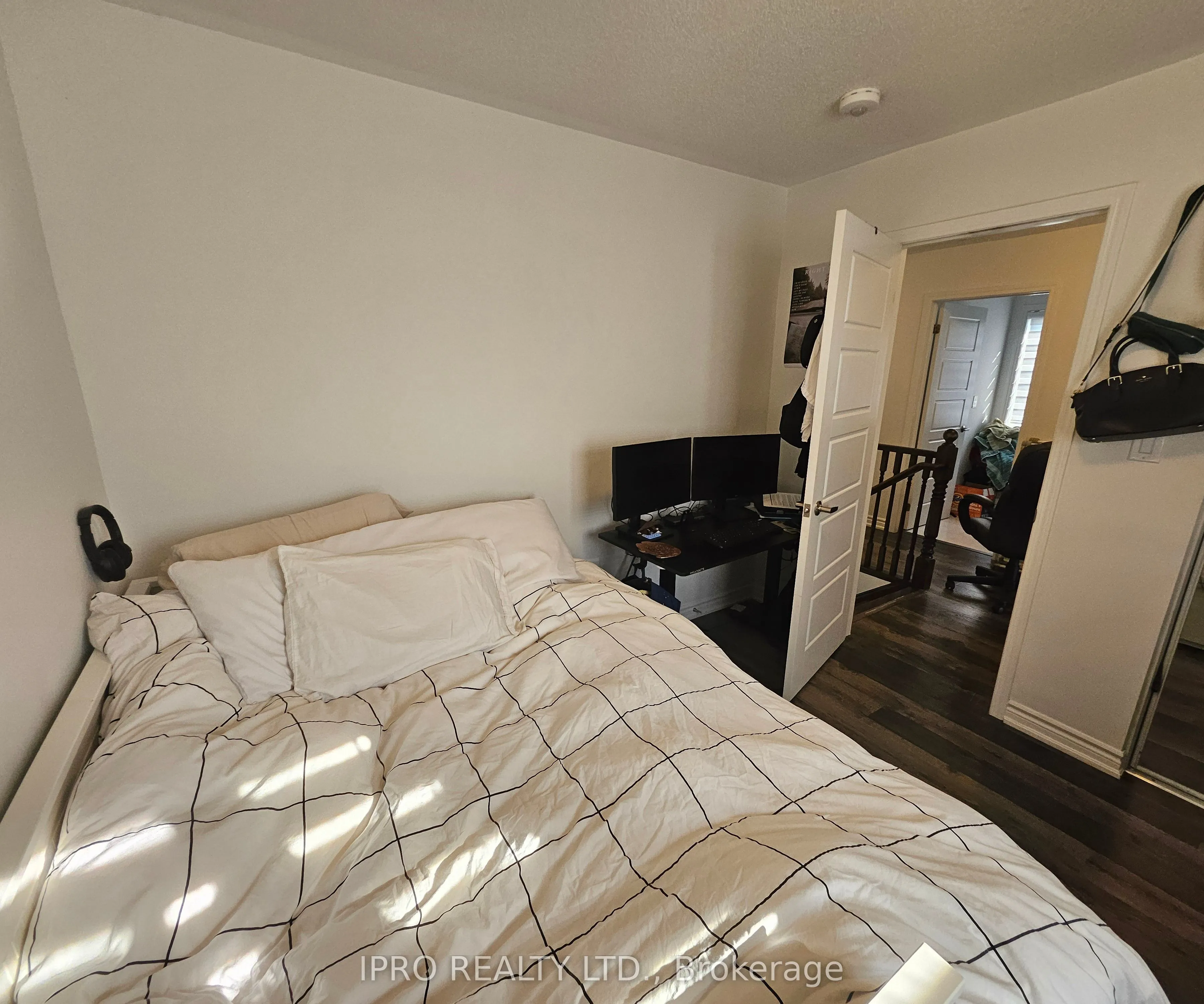 852 Aspen Terrace, #Upper