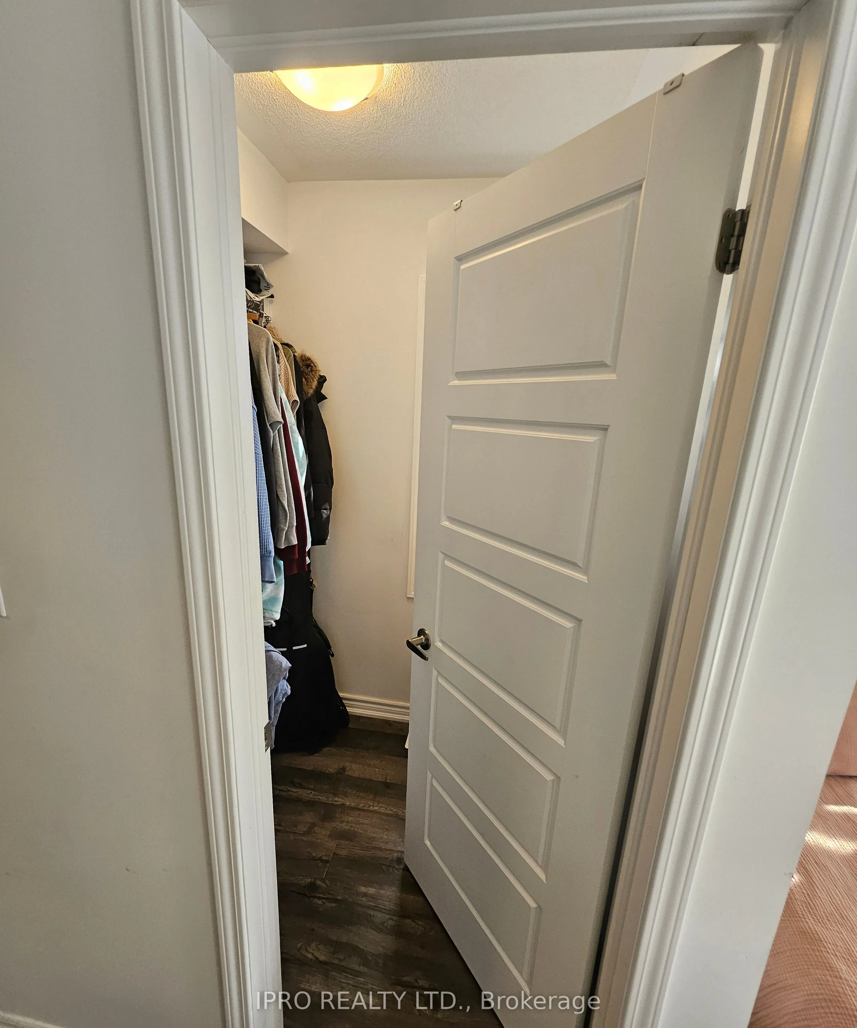 852 Aspen Terrace, #Upper