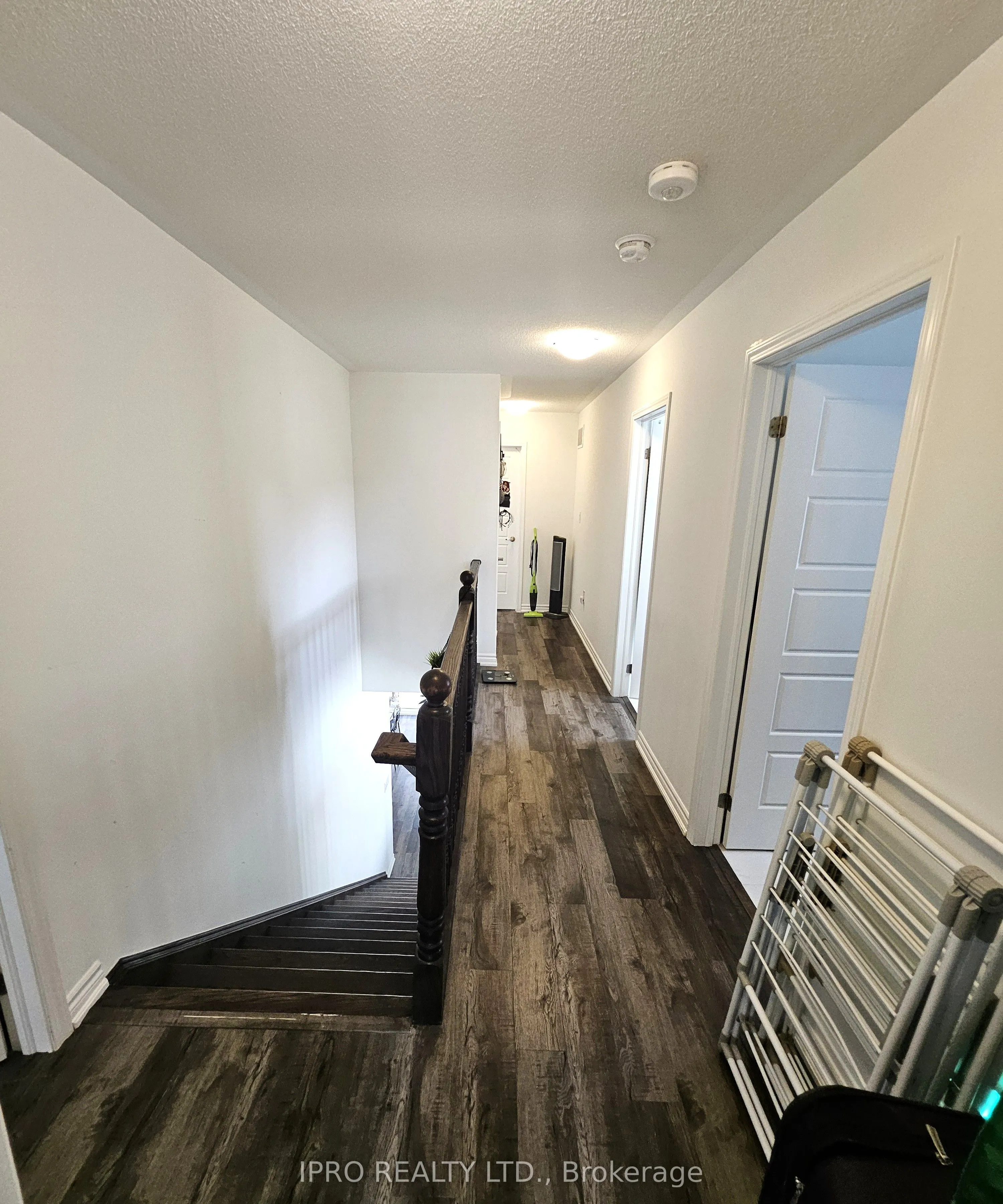 852 Aspen Terrace, #Upper