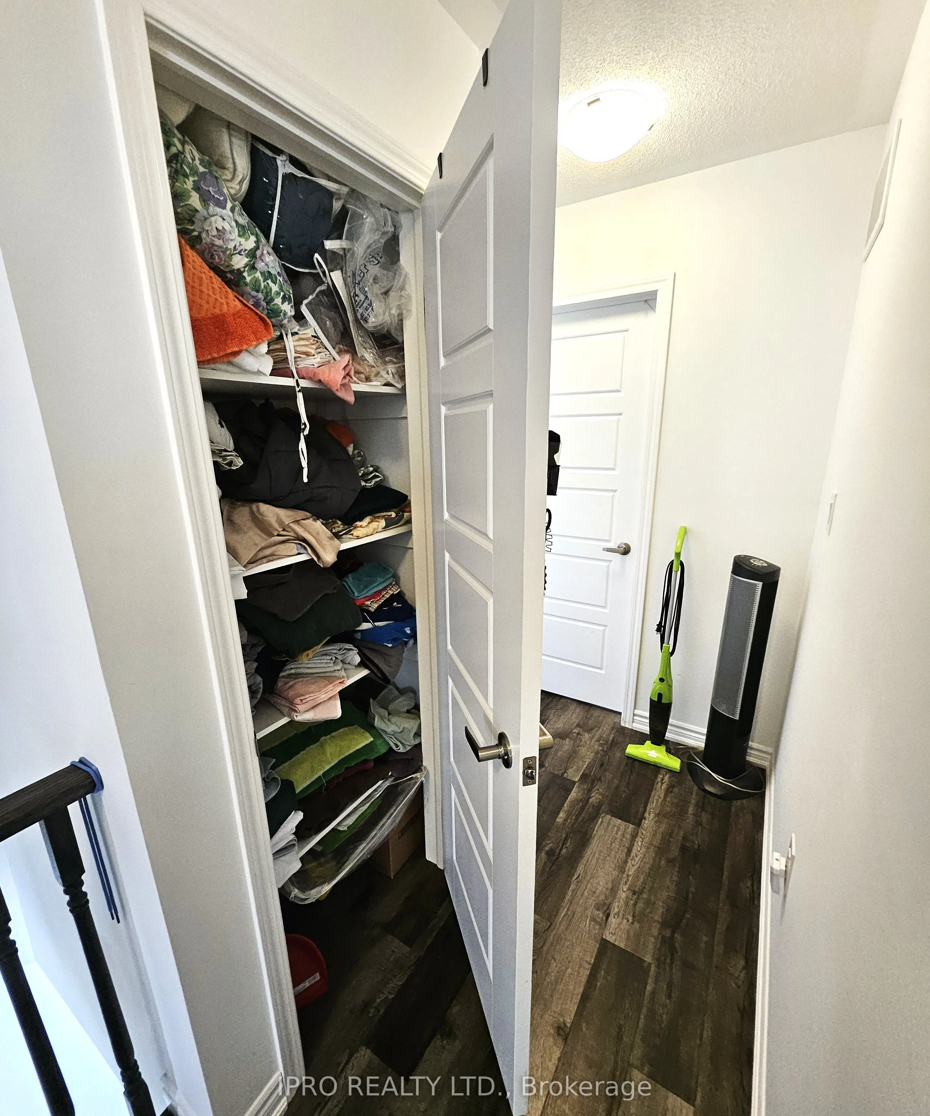 852 Aspen Terrace, #Upper