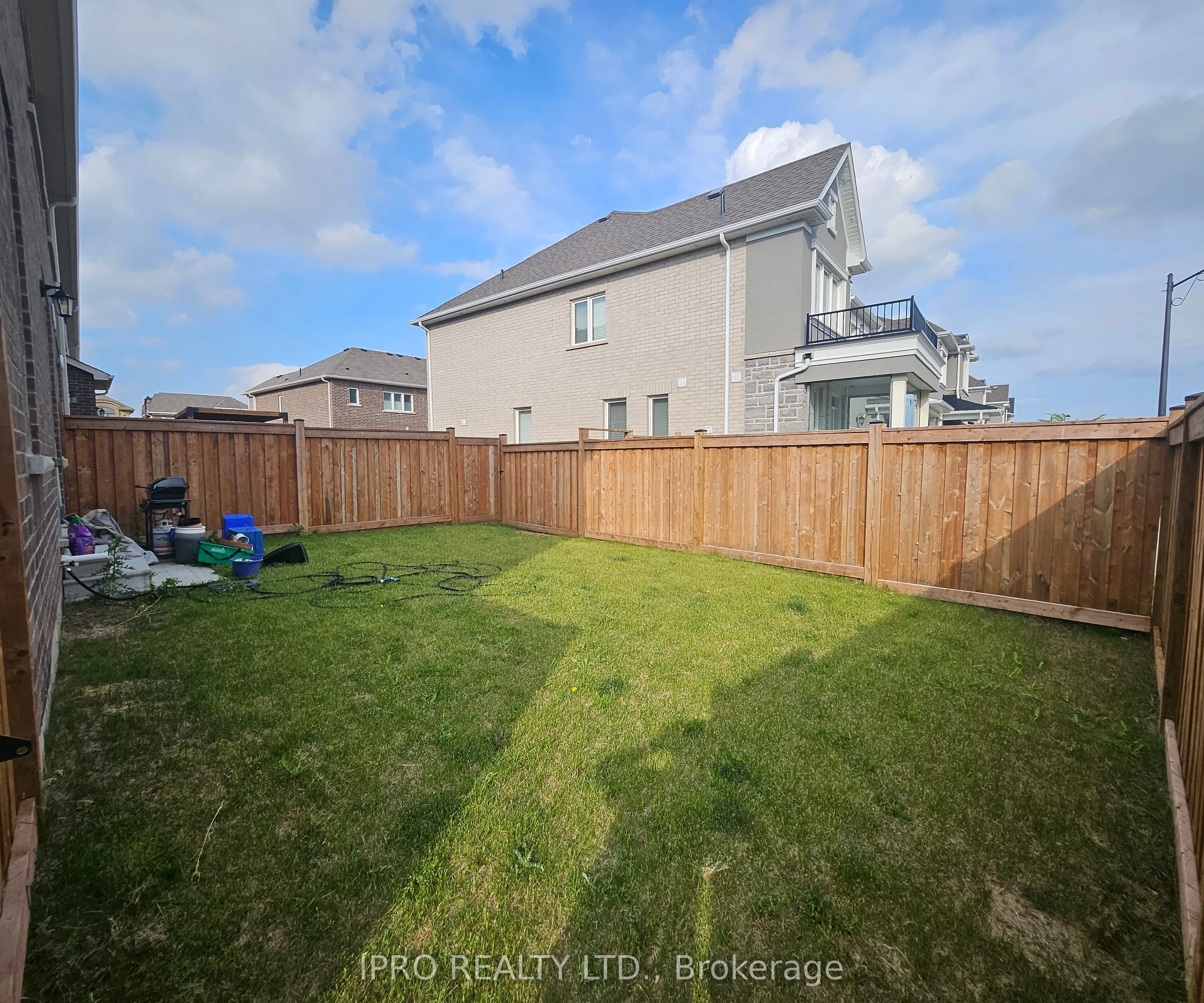 852 Aspen Terrace, #Upper