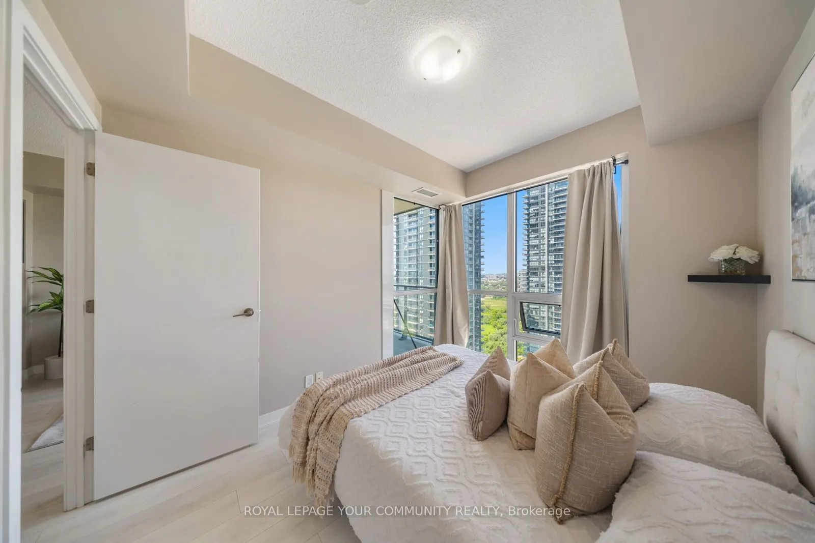 2200 Lakeshore Boulevard W, #3506