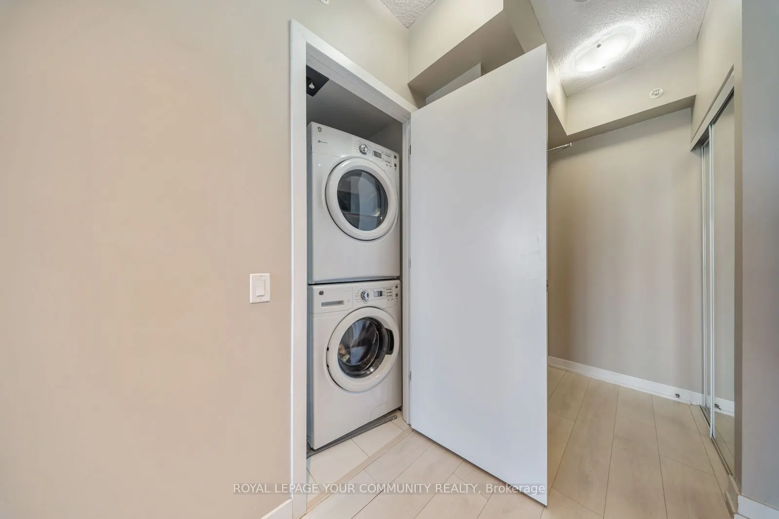 2200 Lakeshore Boulevard W, #3506