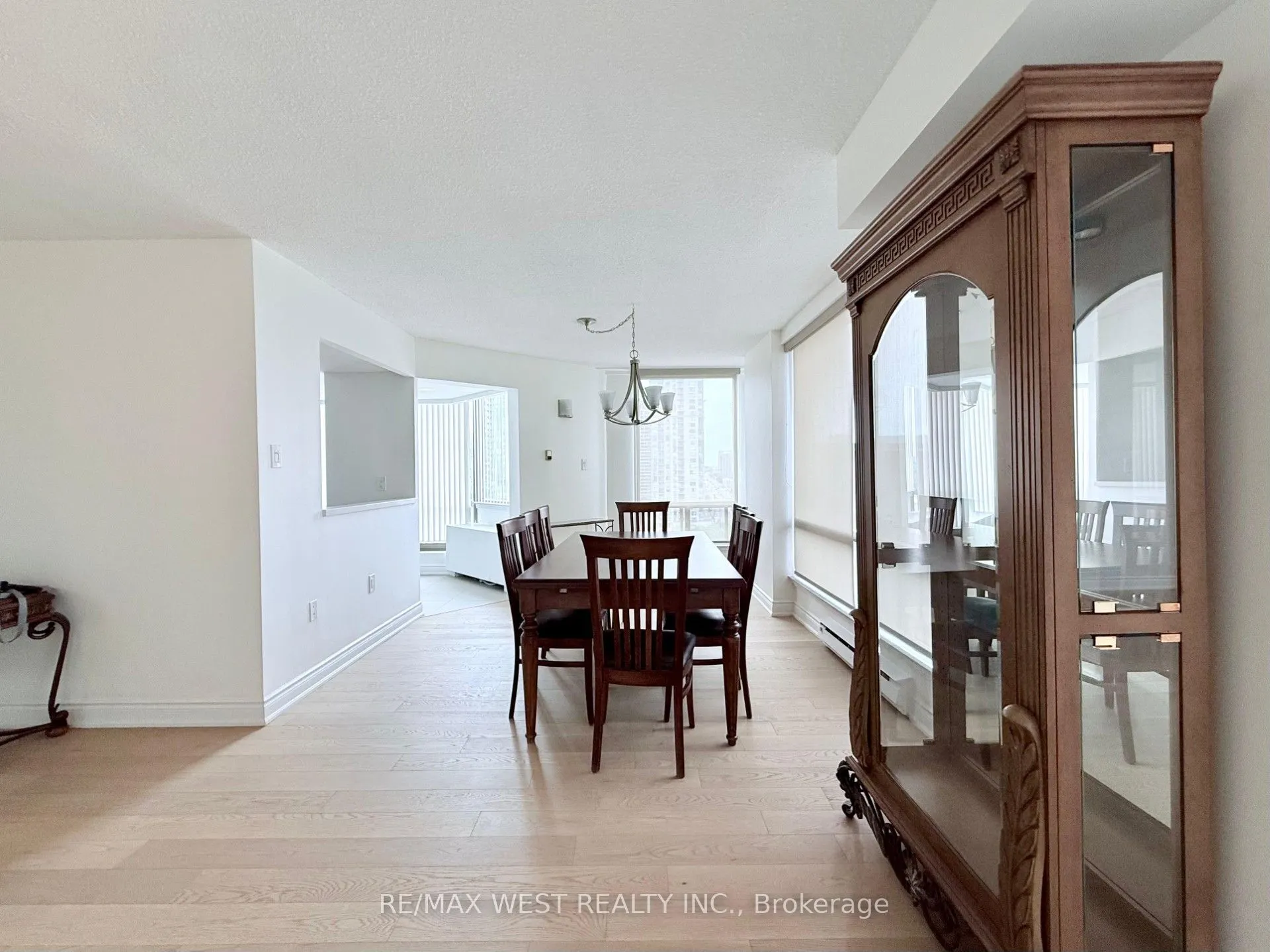 25 Fairview Road W, #UPH1