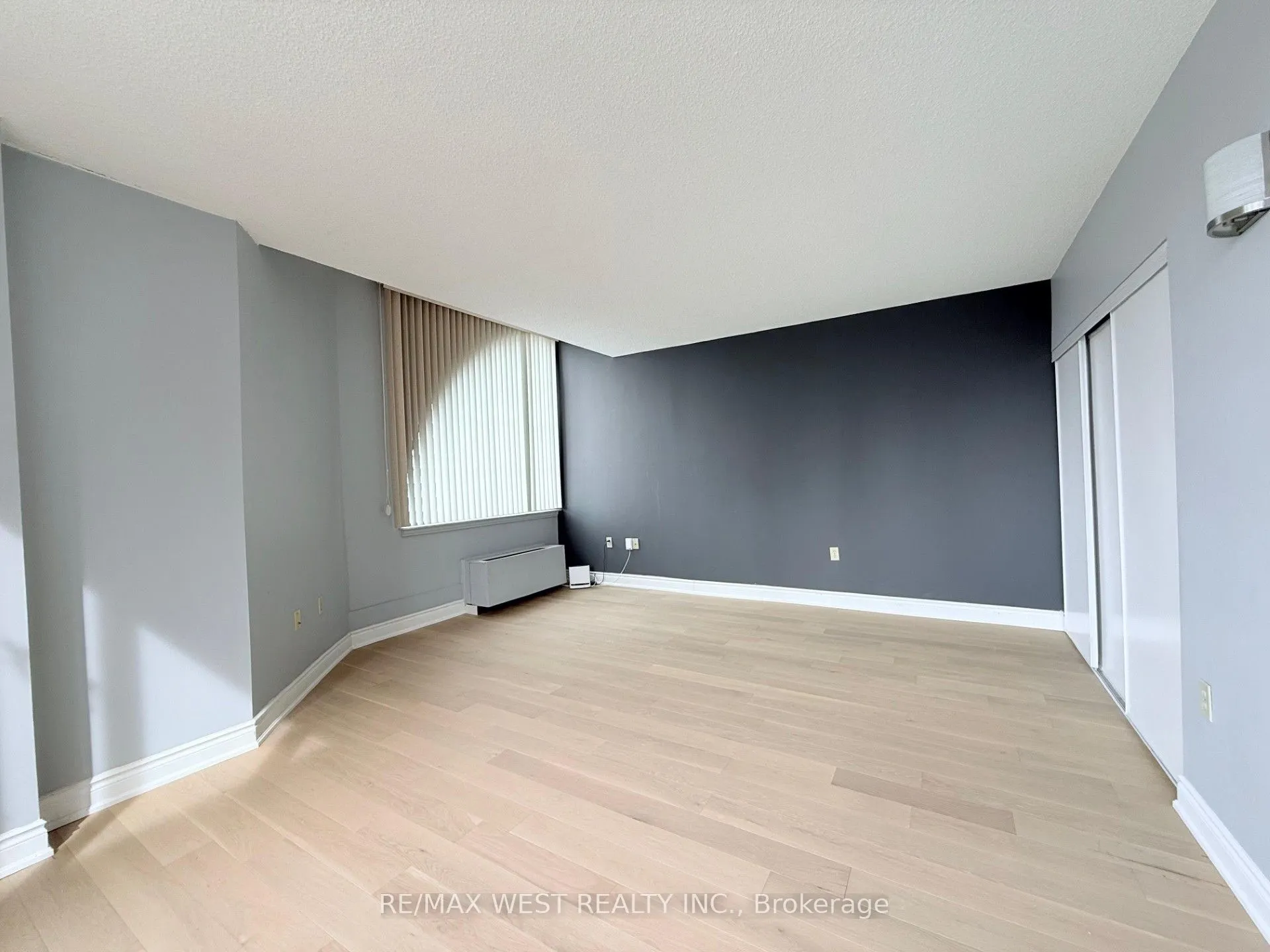 25 Fairview Road W, #UPH1