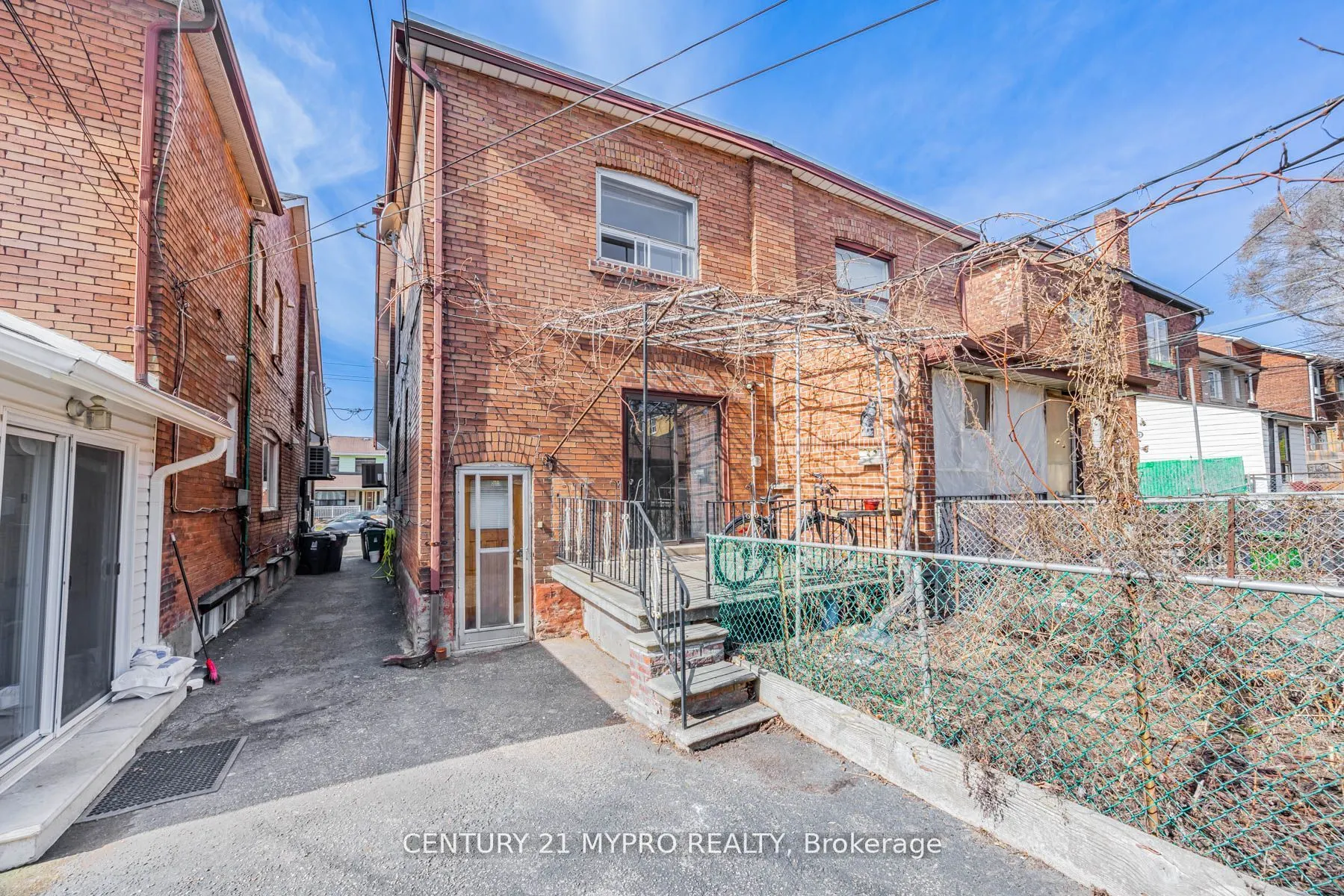 1943 Dufferin Street