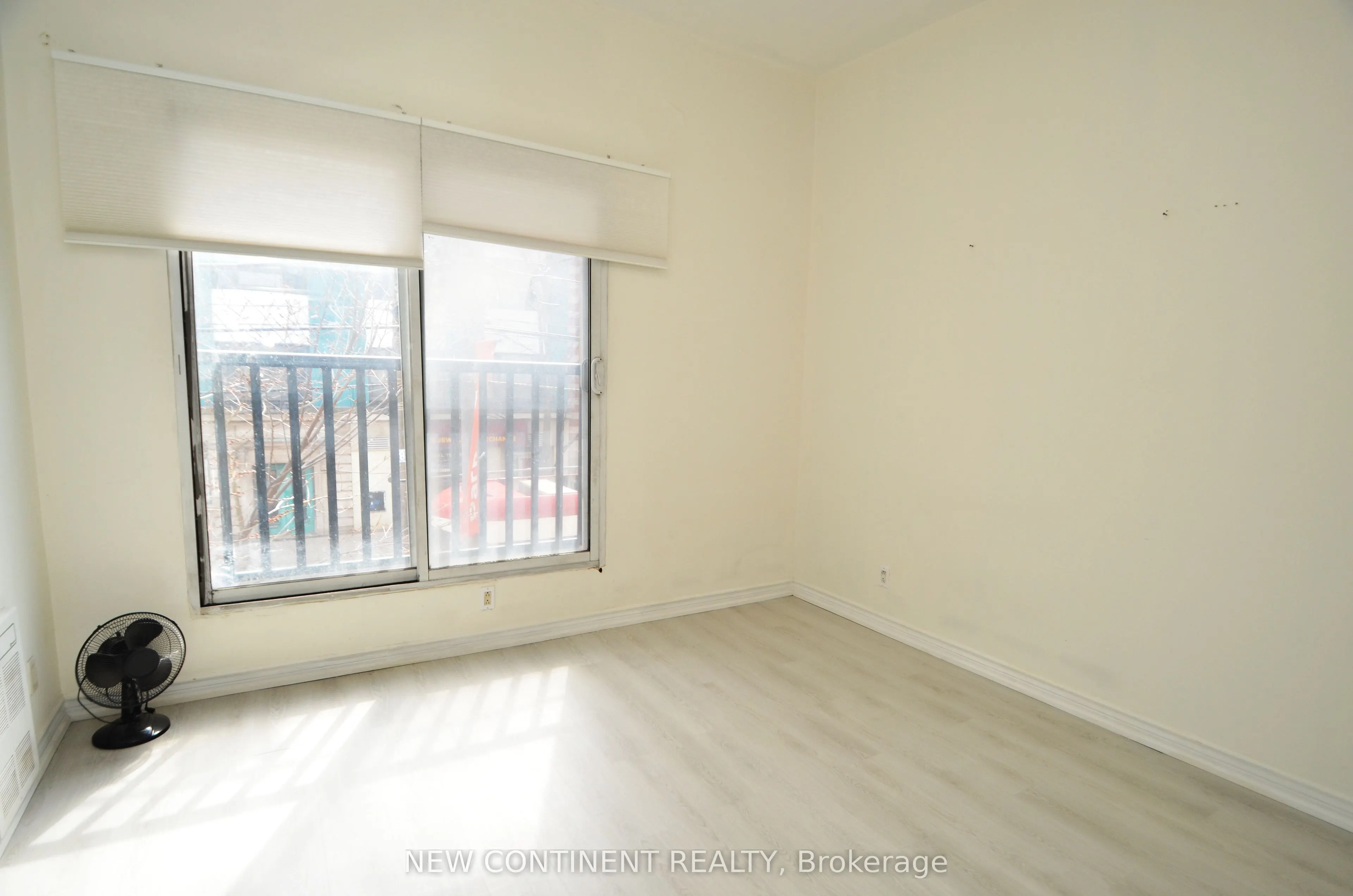 1454 Queen Street W