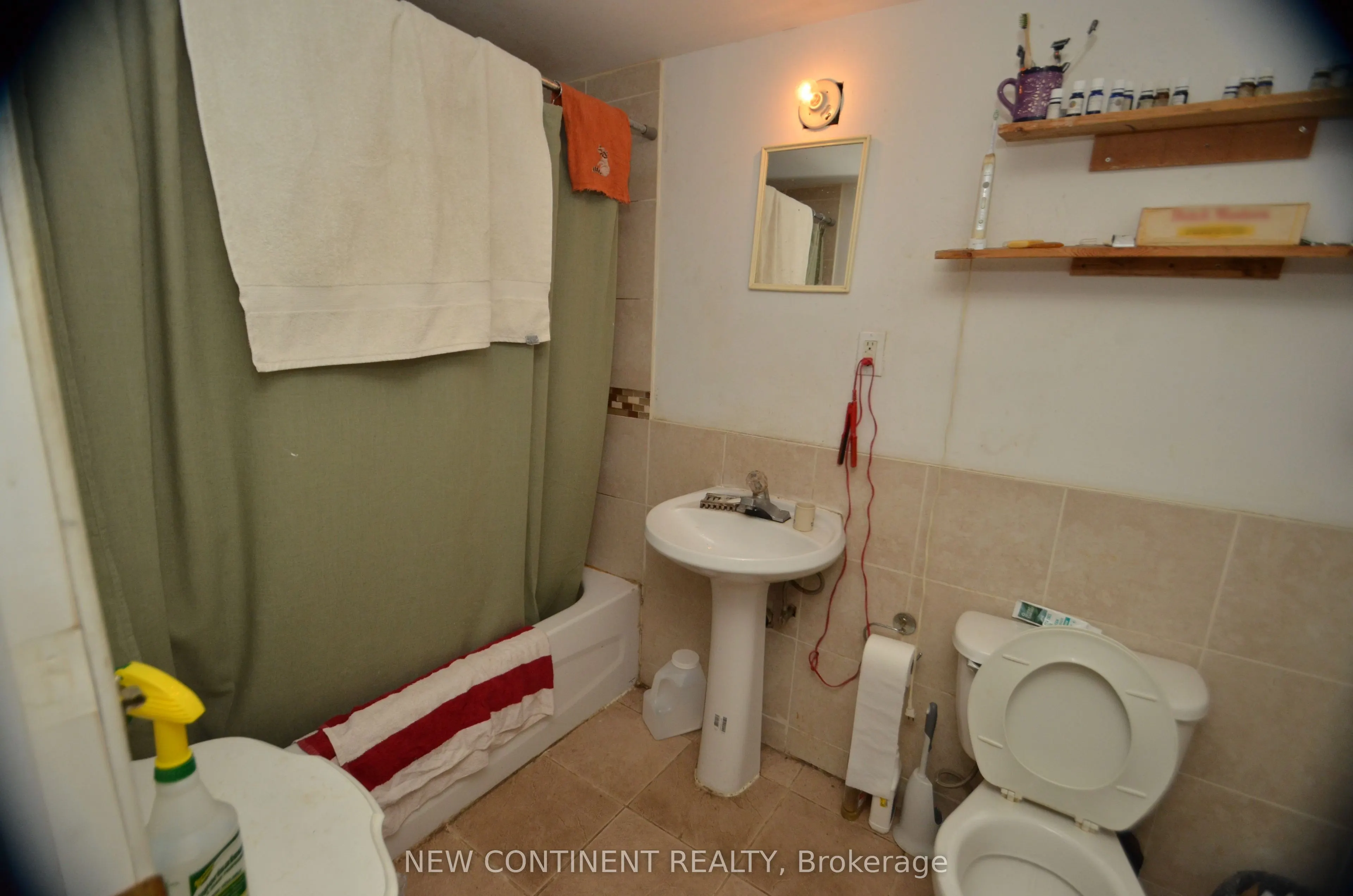 1454 Queen Street W
