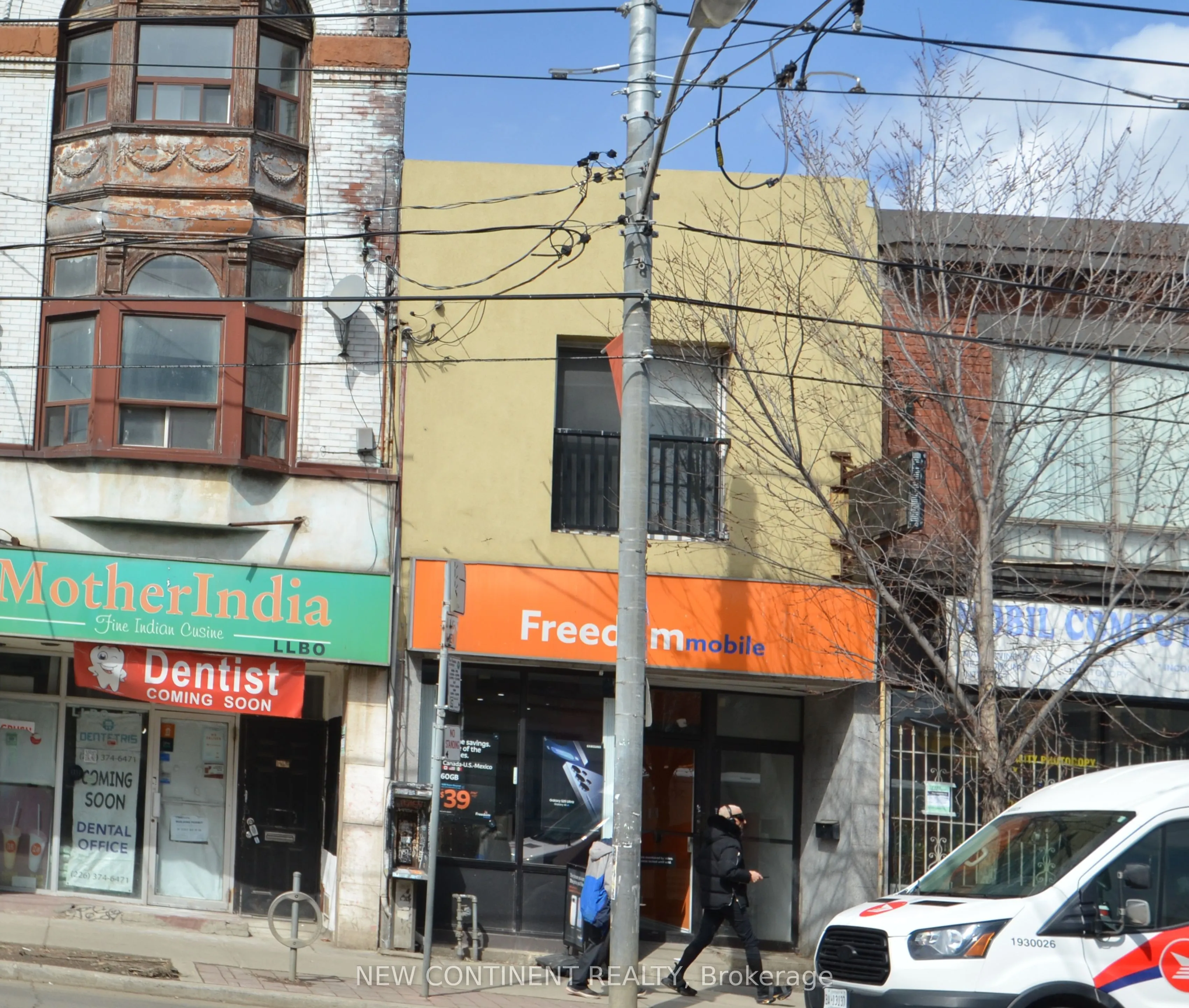 1454 Queen Street W