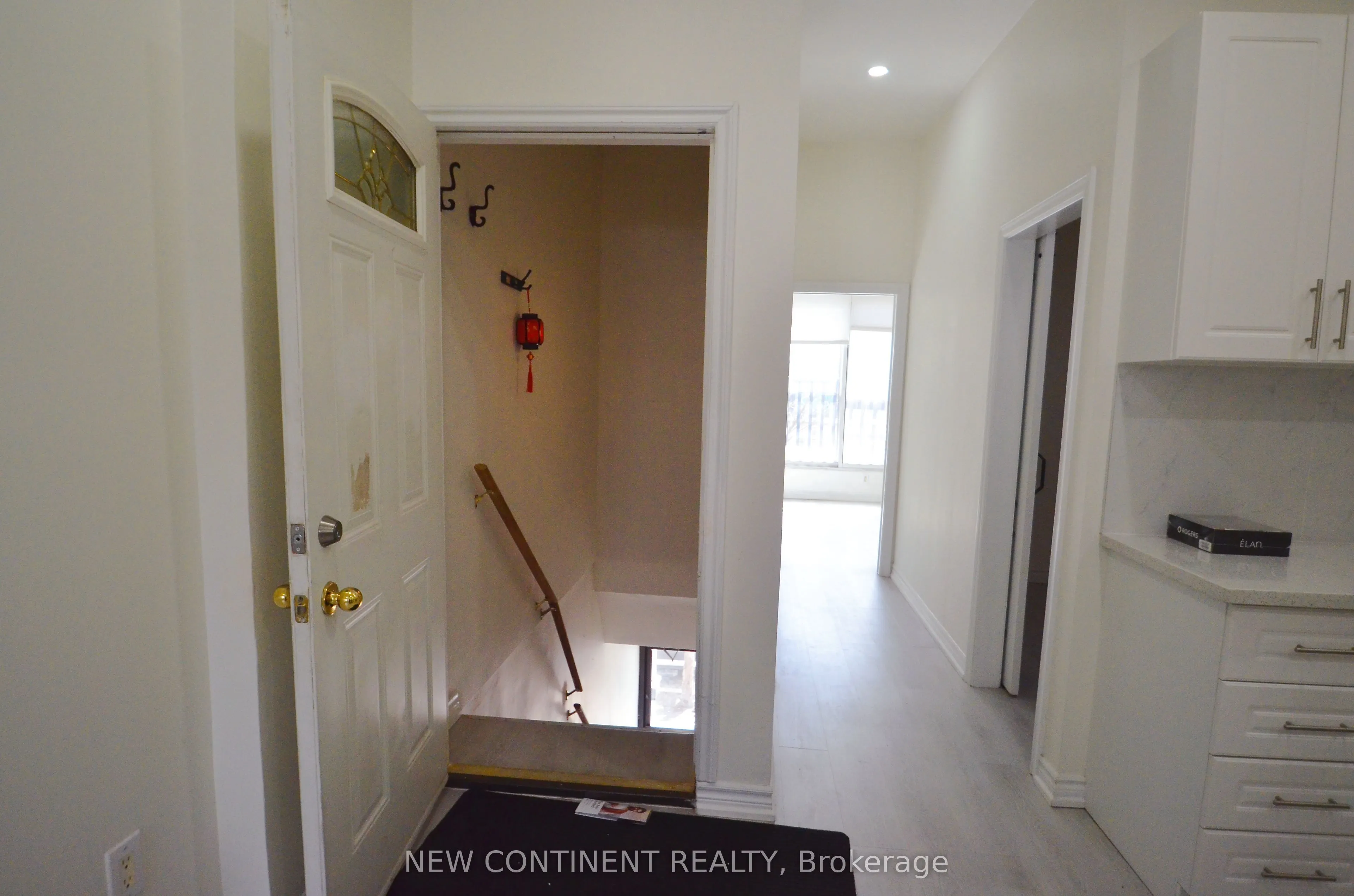 1454 Queen Street W