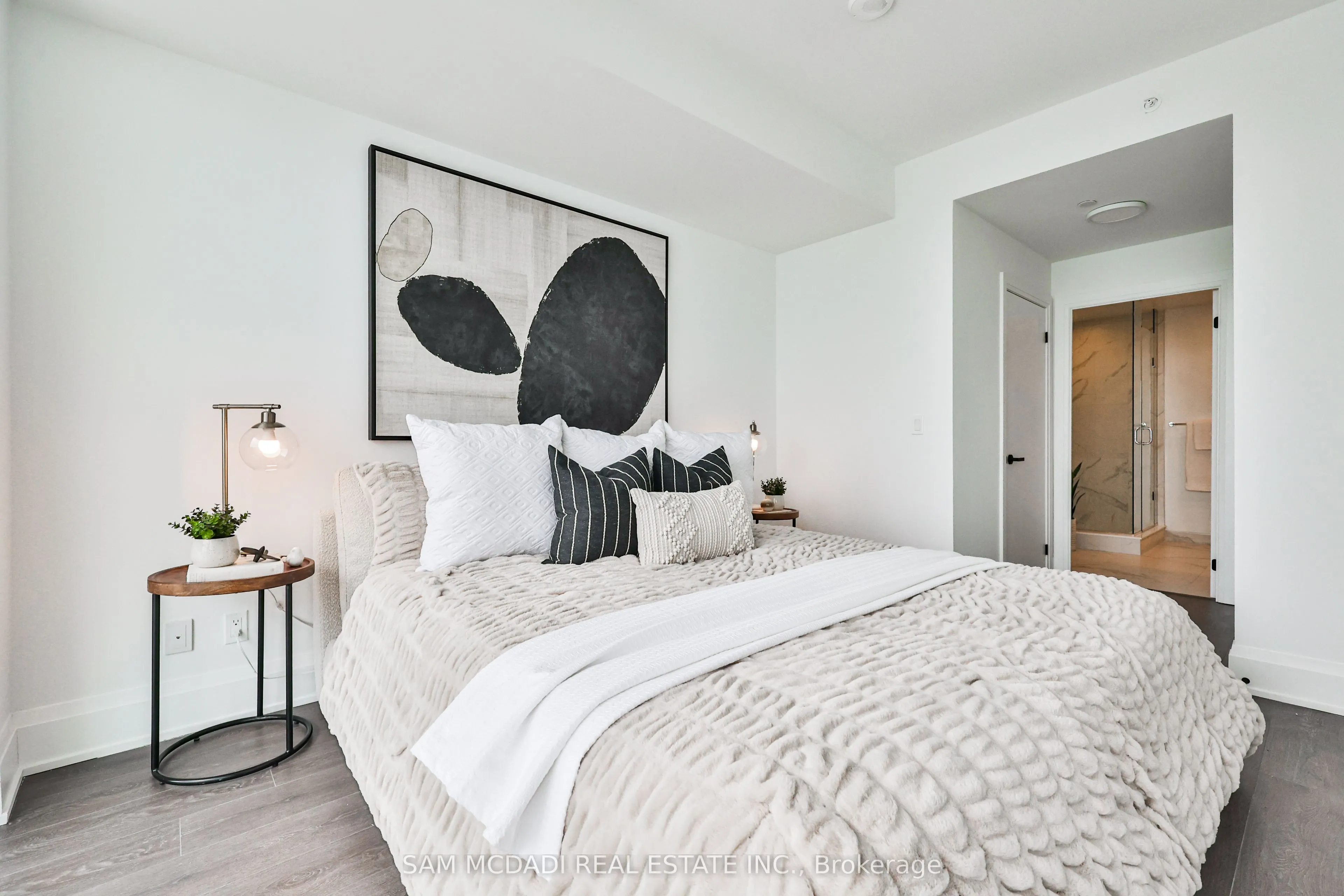 370 Martha Street, #2204
