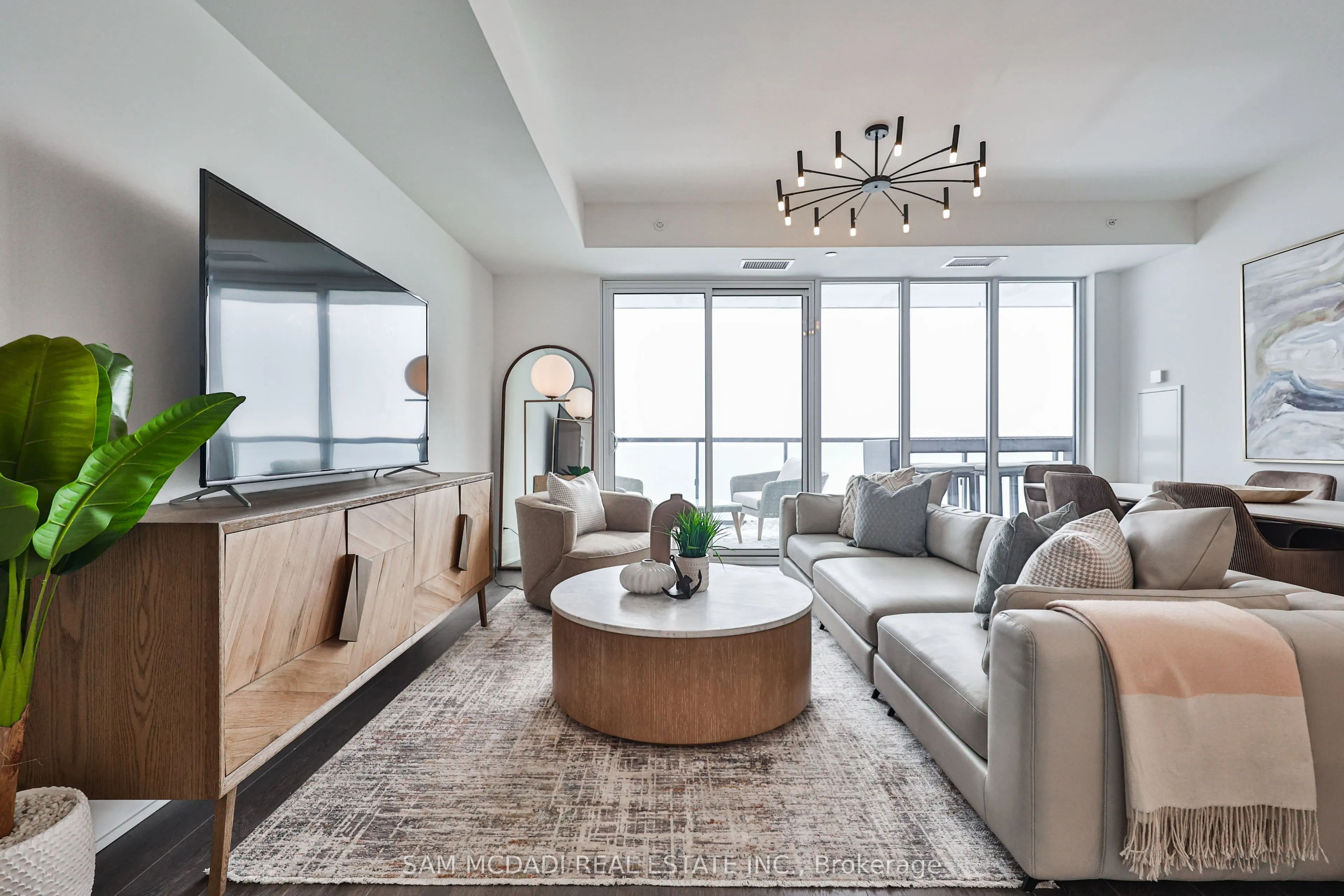370 Martha Street, #2204