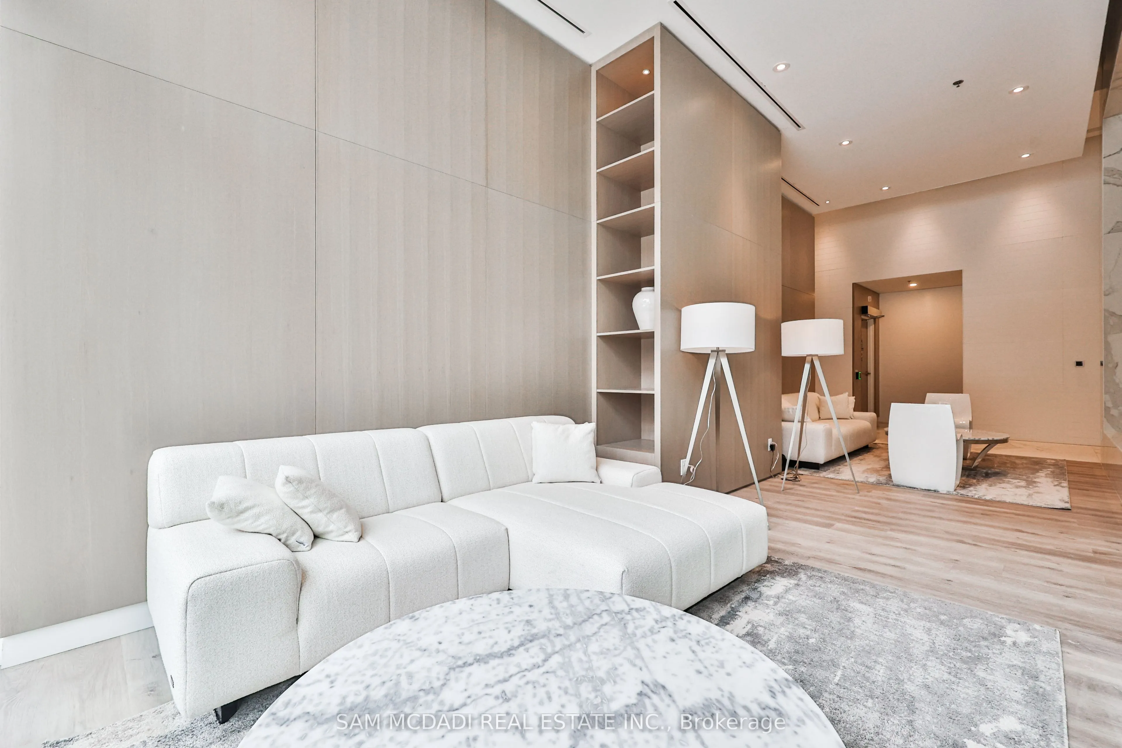 370 Martha Street, #2204
