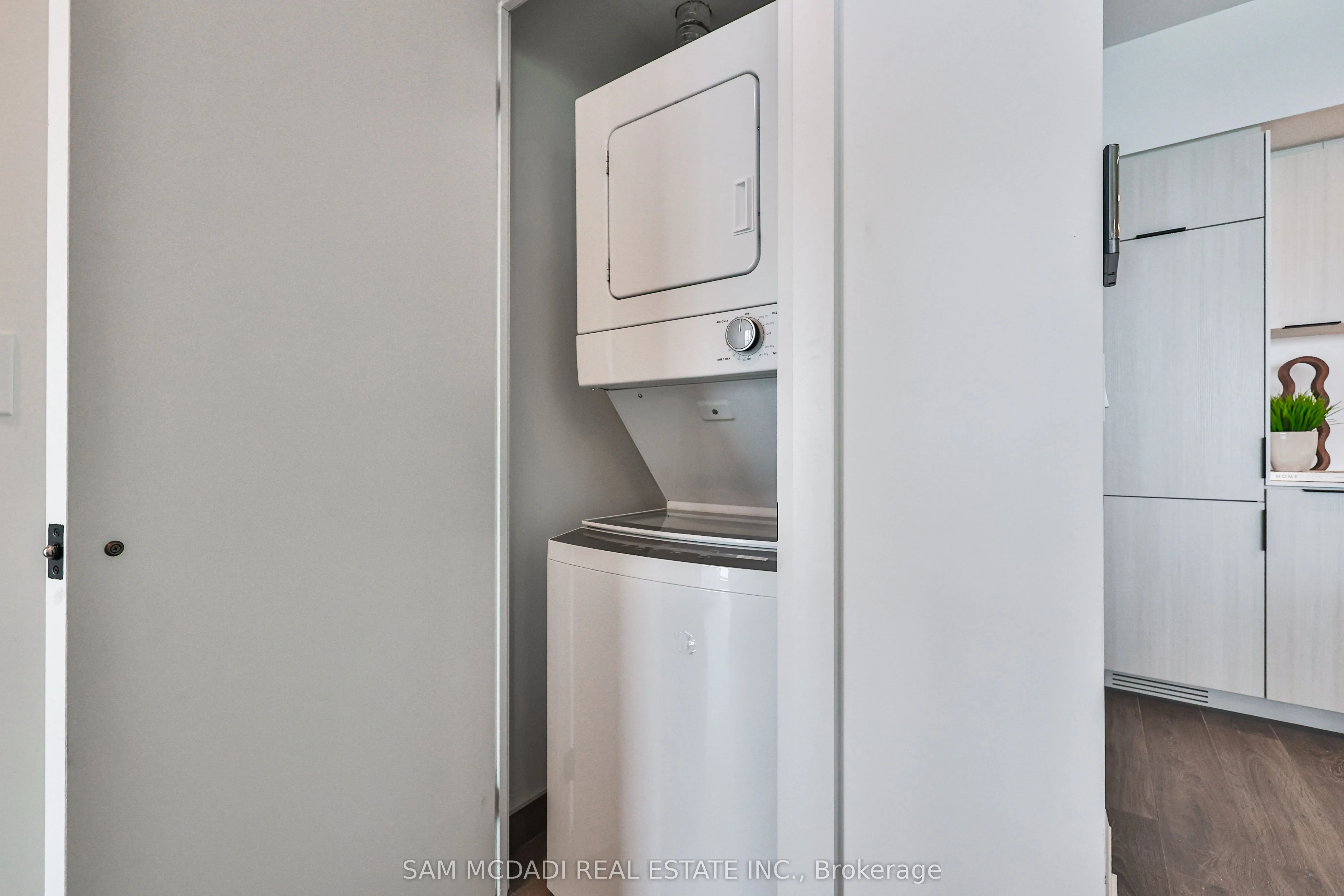370 Martha Street, #2204