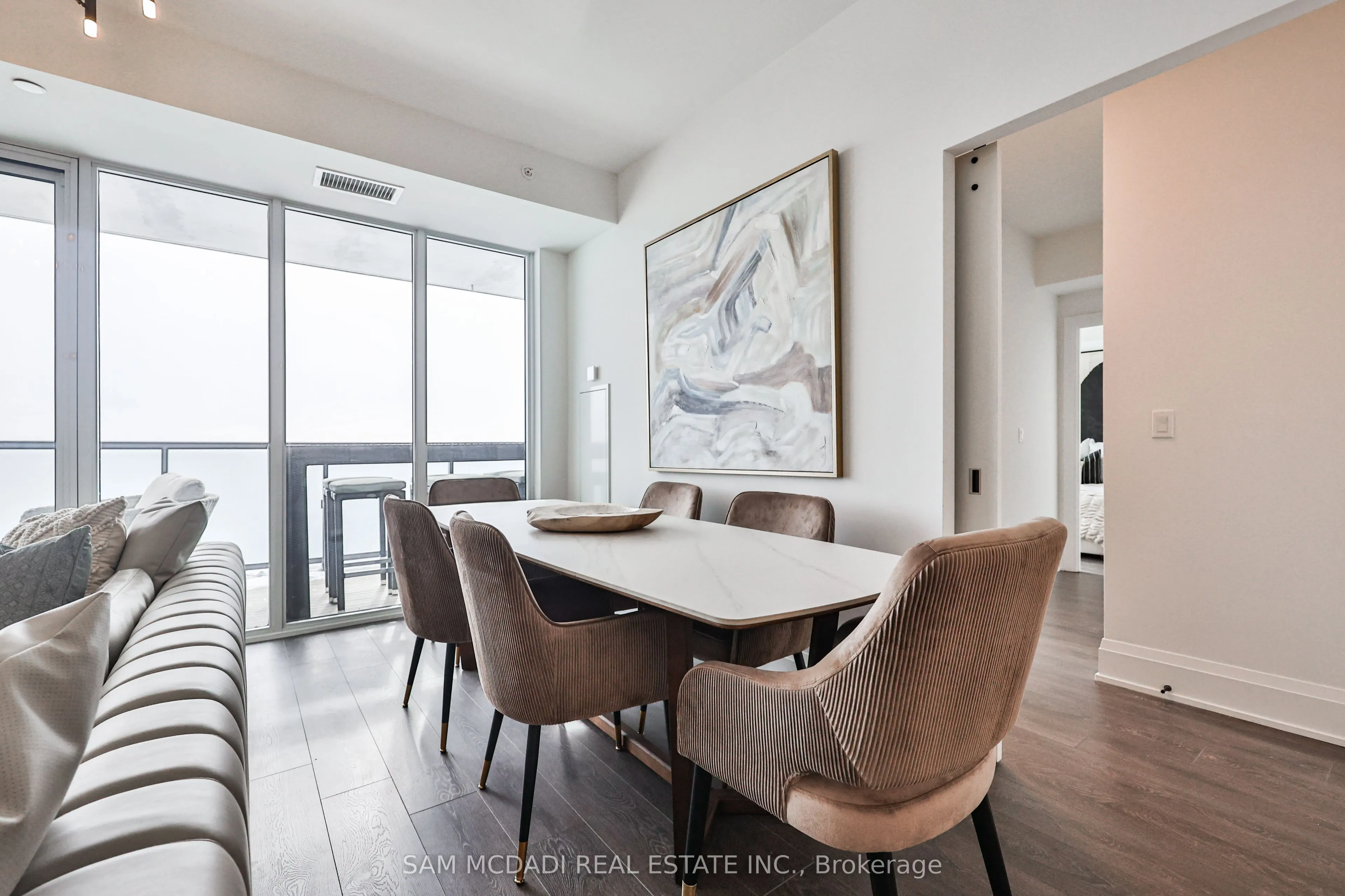 370 Martha Street, #2204