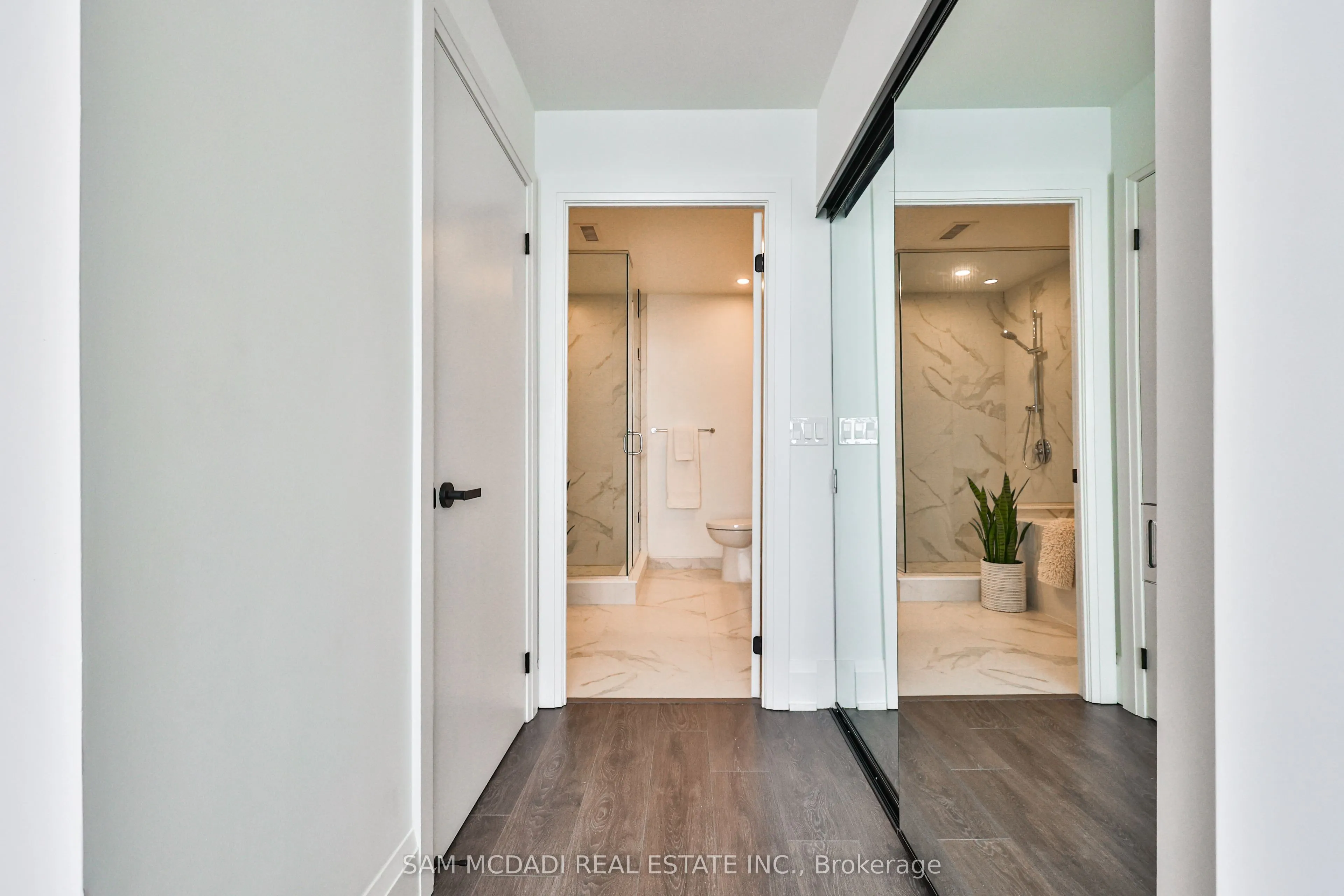 370 Martha Street, #2204
