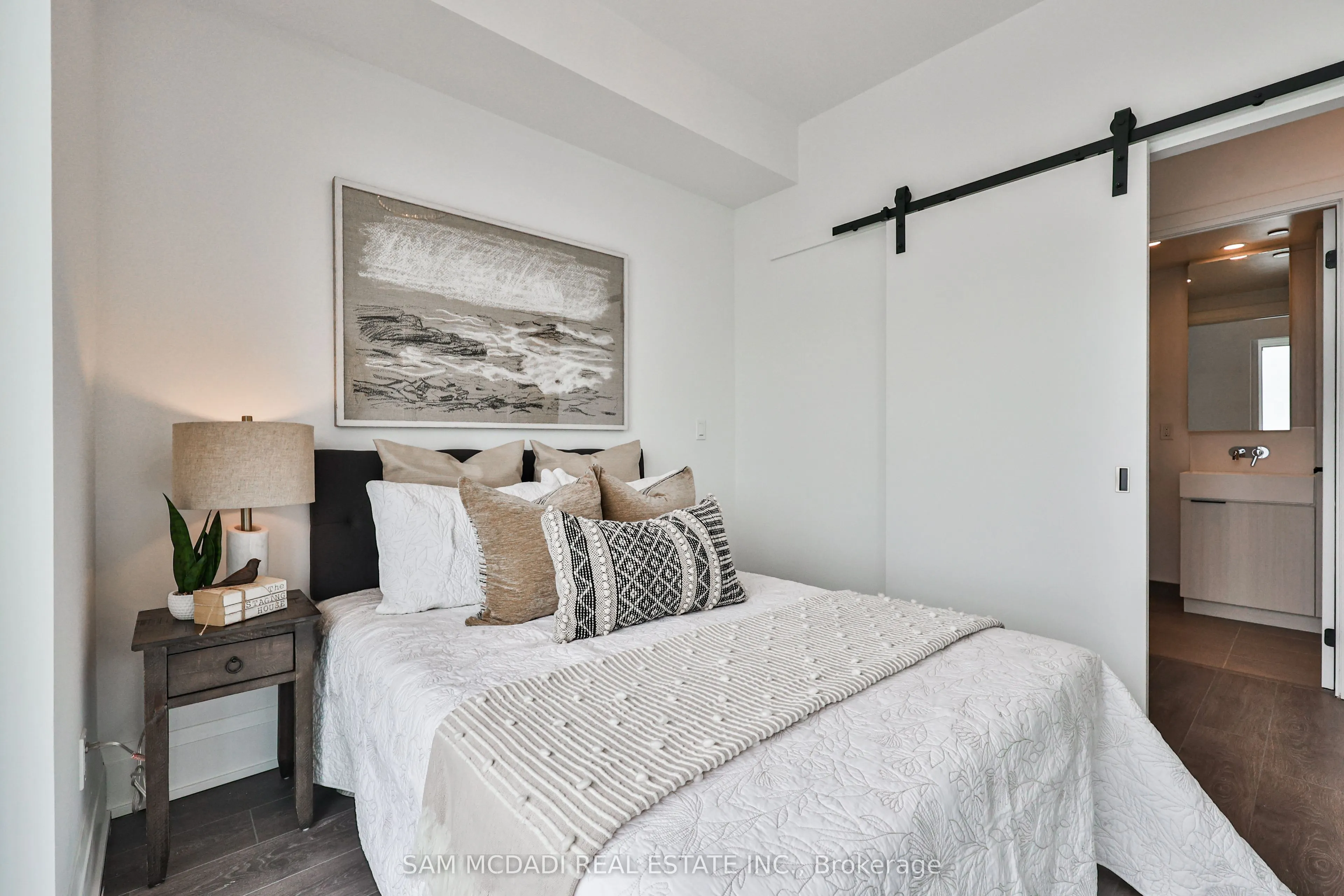 370 Martha Street, #2204