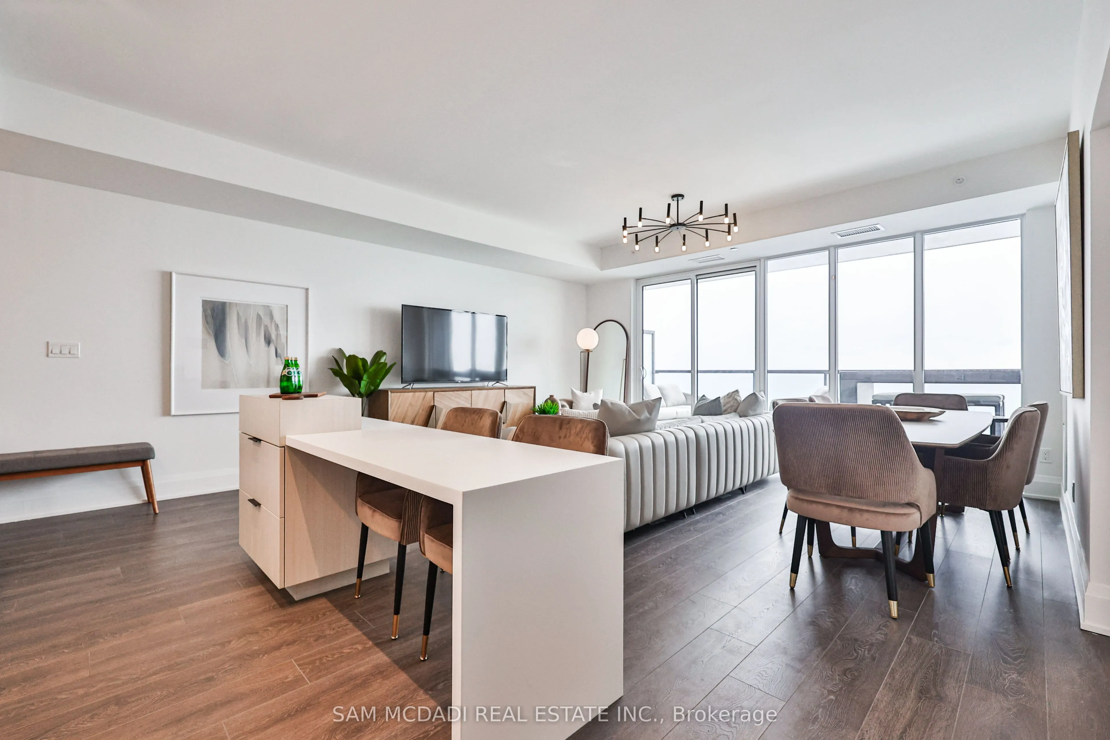 370 Martha Street, #2204