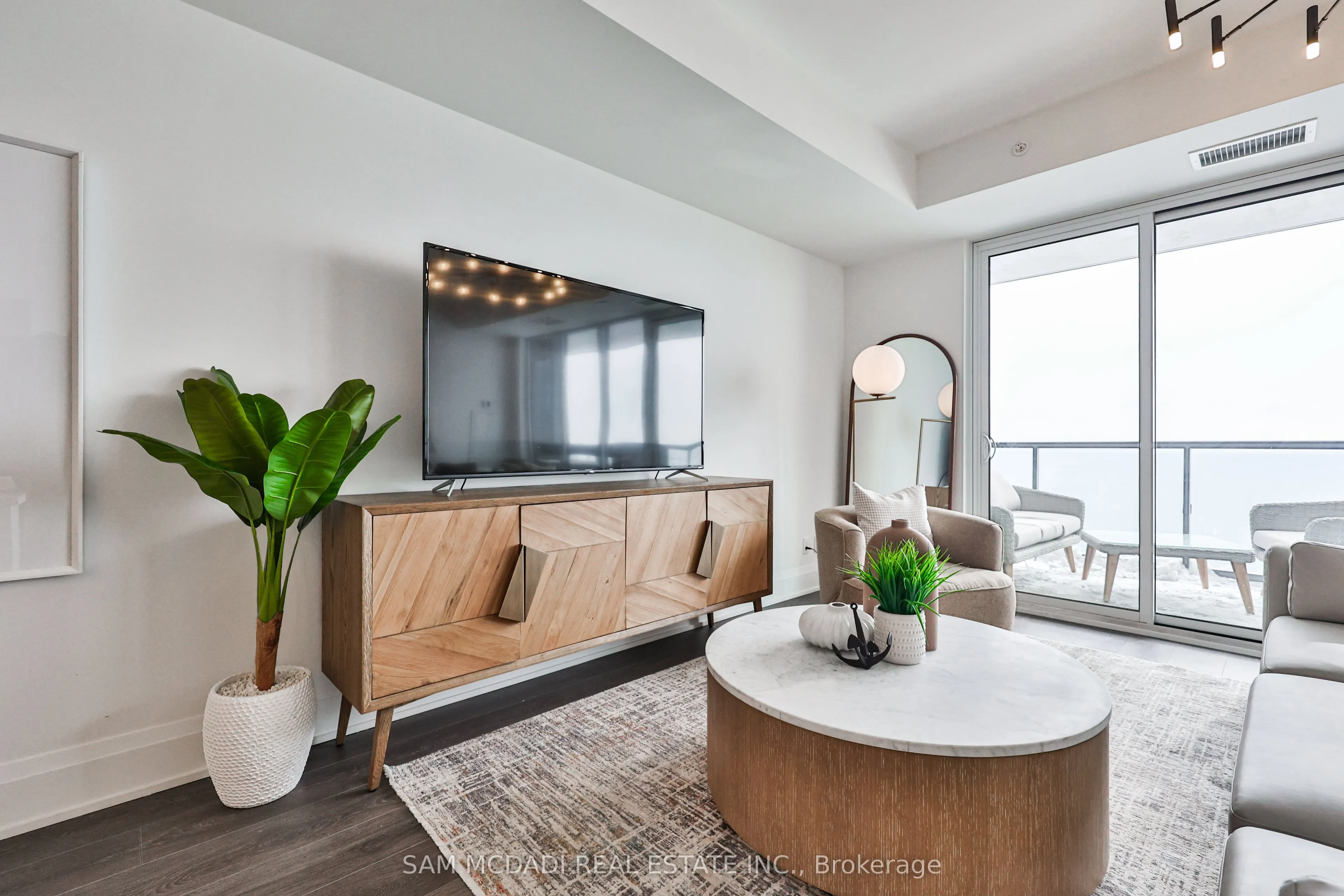370 Martha Street, #2204