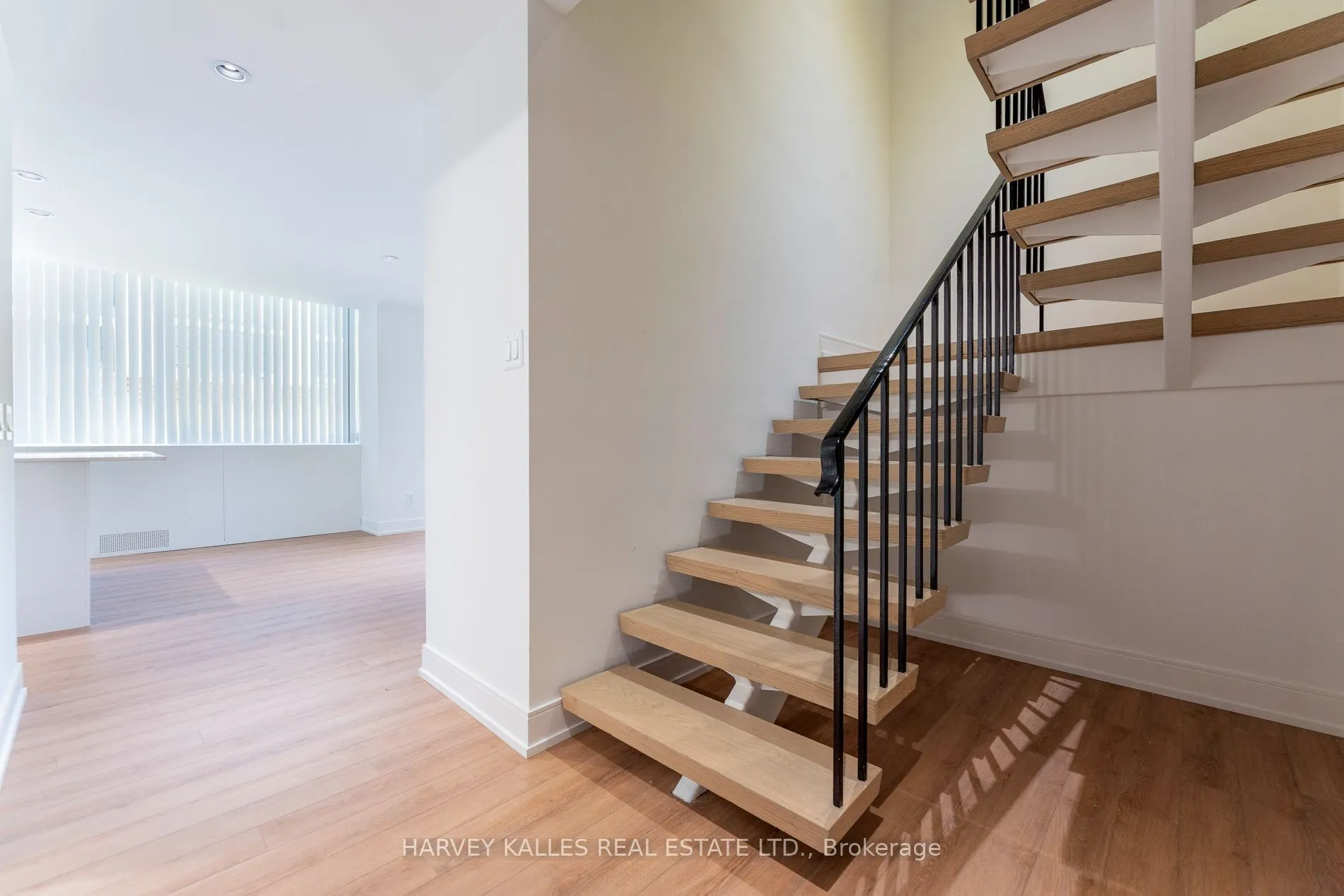 289 The Kingsway, #104