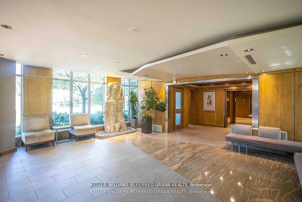 2121 Lake Shore Boulevard W, #213