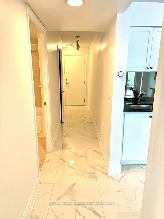 2121 Lake Shore Boulevard W, #213