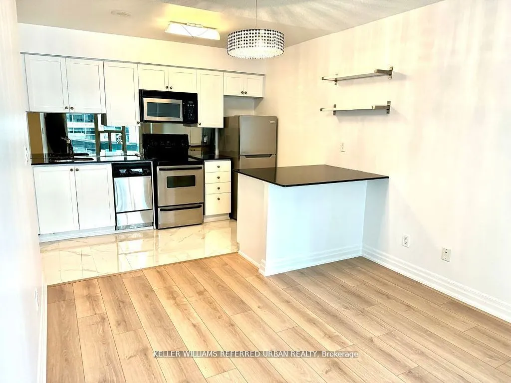 2121 Lake Shore Boulevard W, #213
