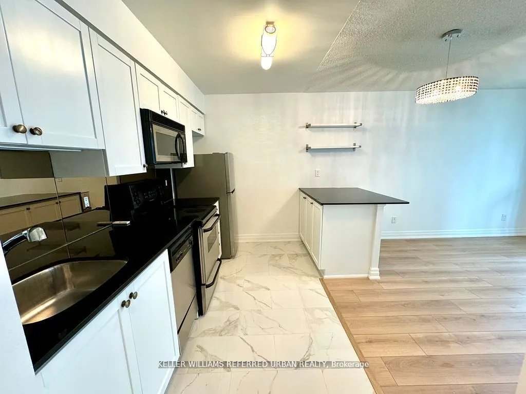 2121 Lake Shore Boulevard W, #213