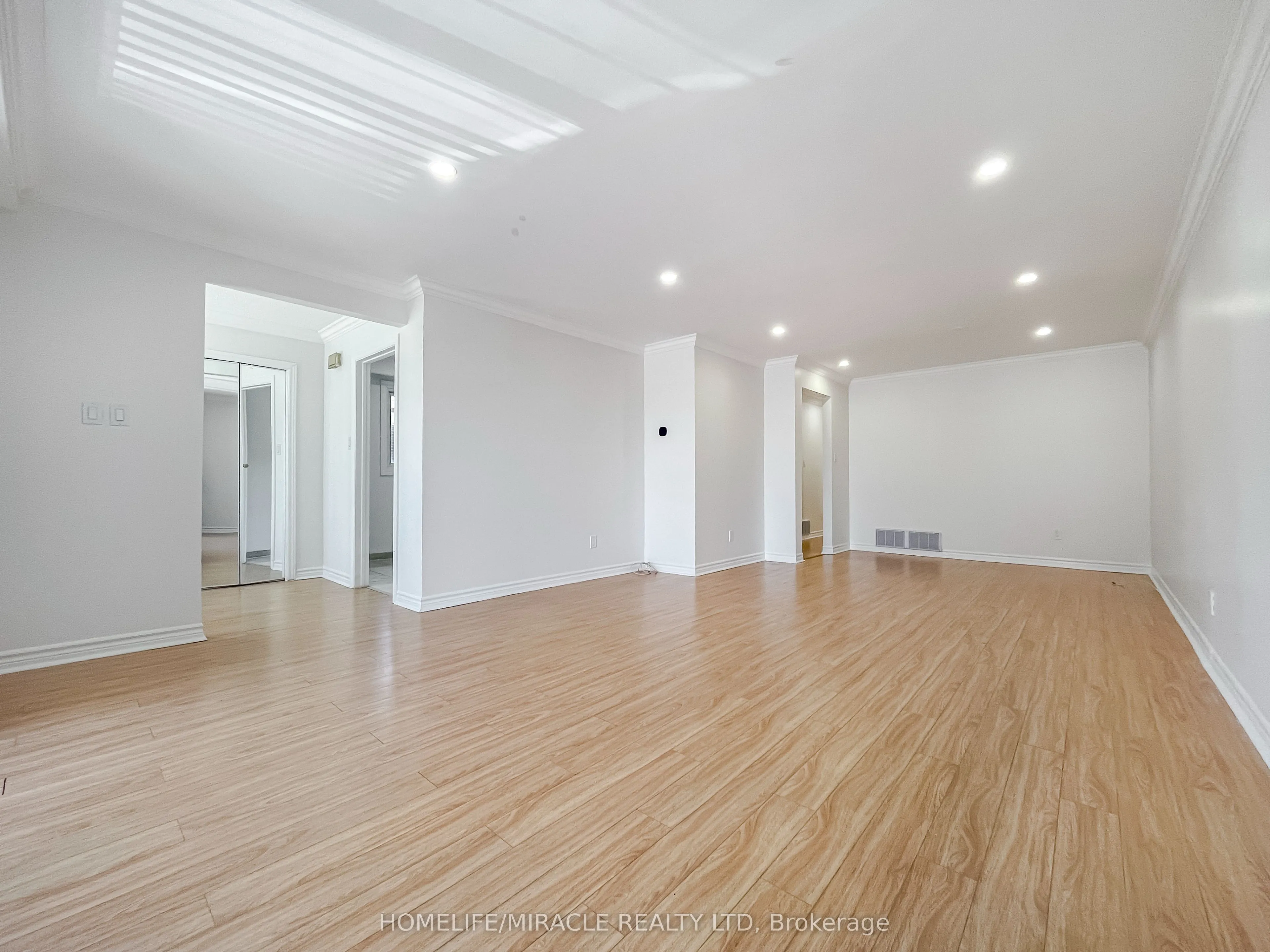 3485 Oakglade Crescent