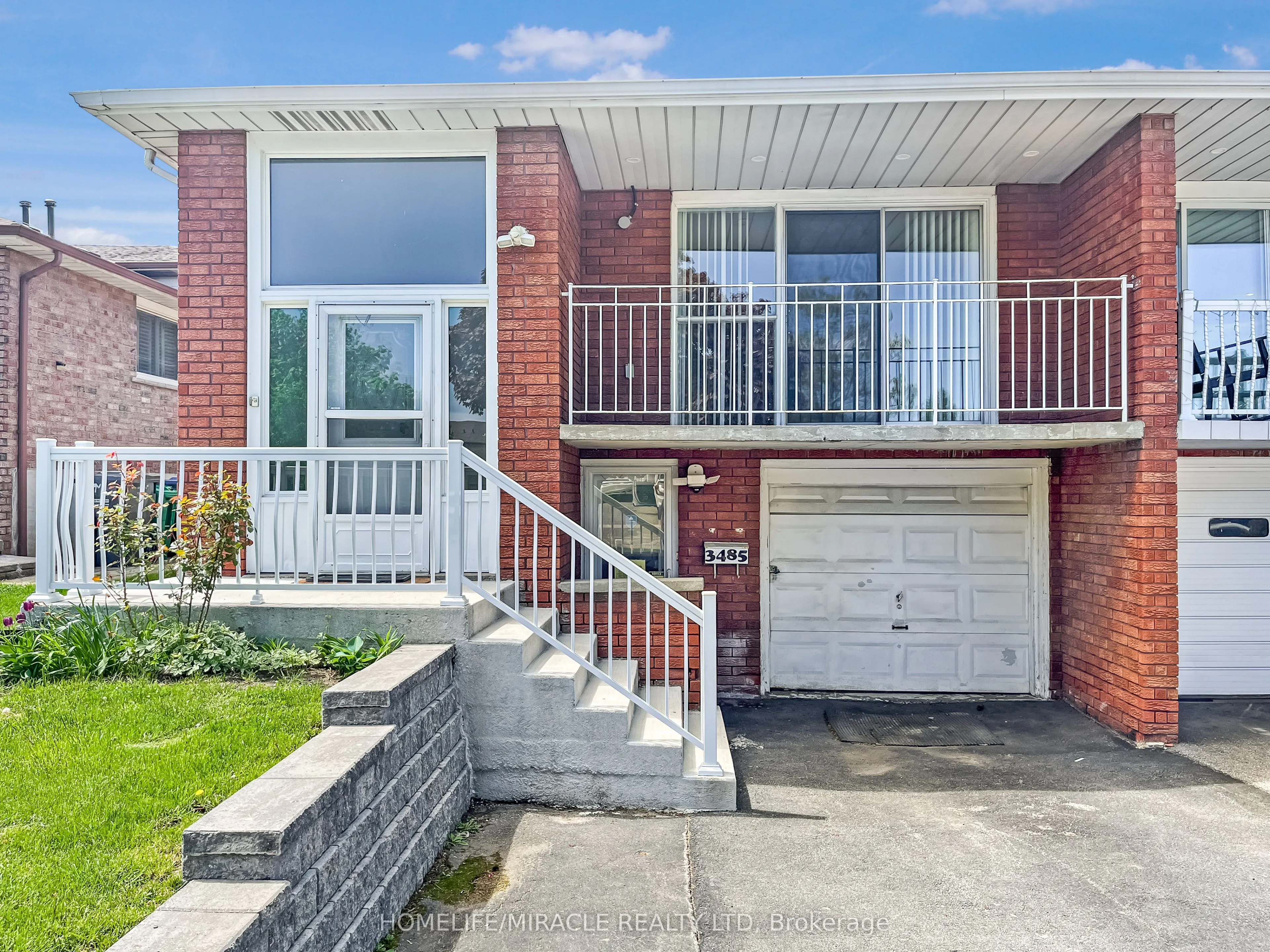 3485 Oakglade Crescent