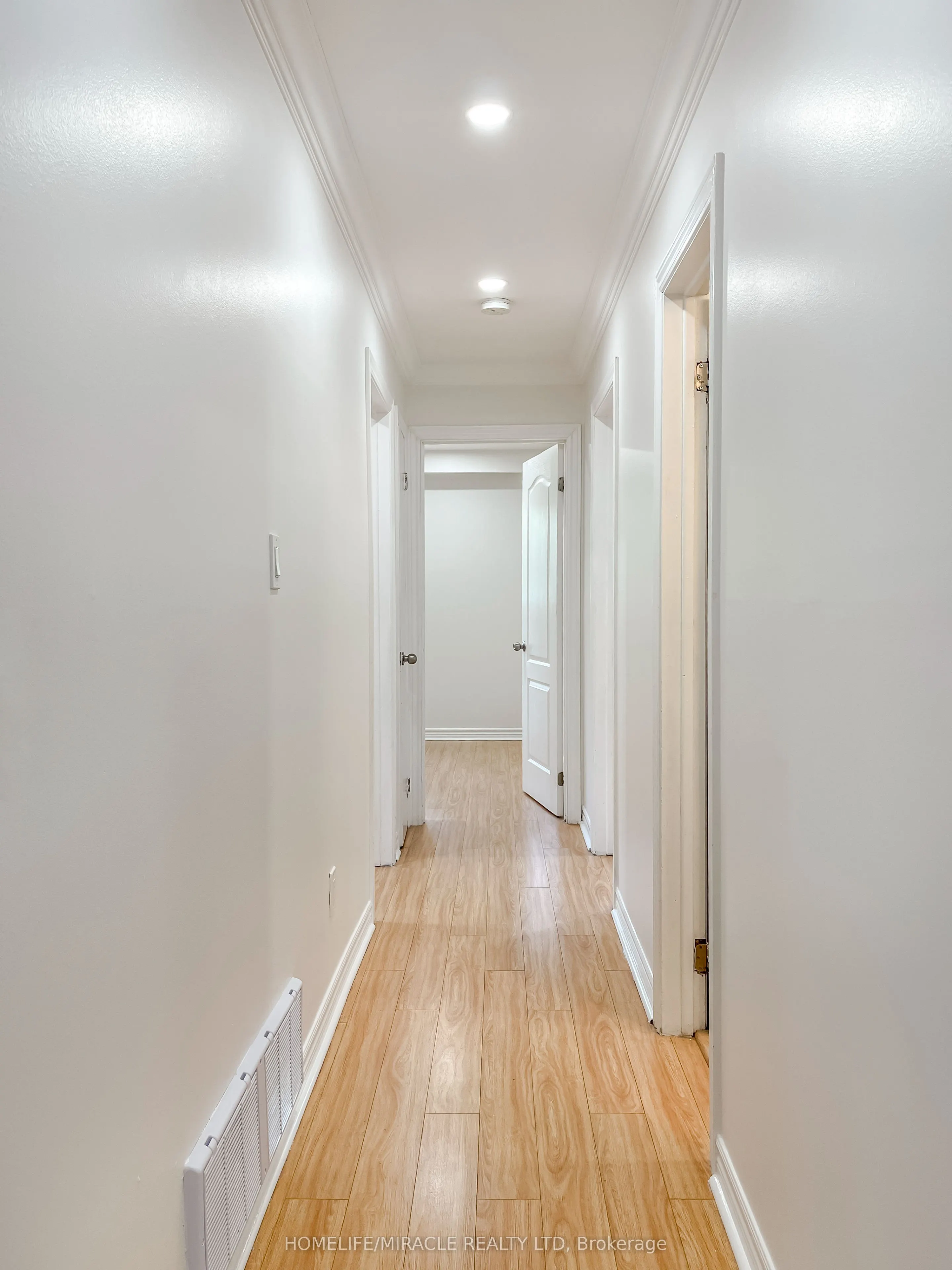 3485 Oakglade Crescent