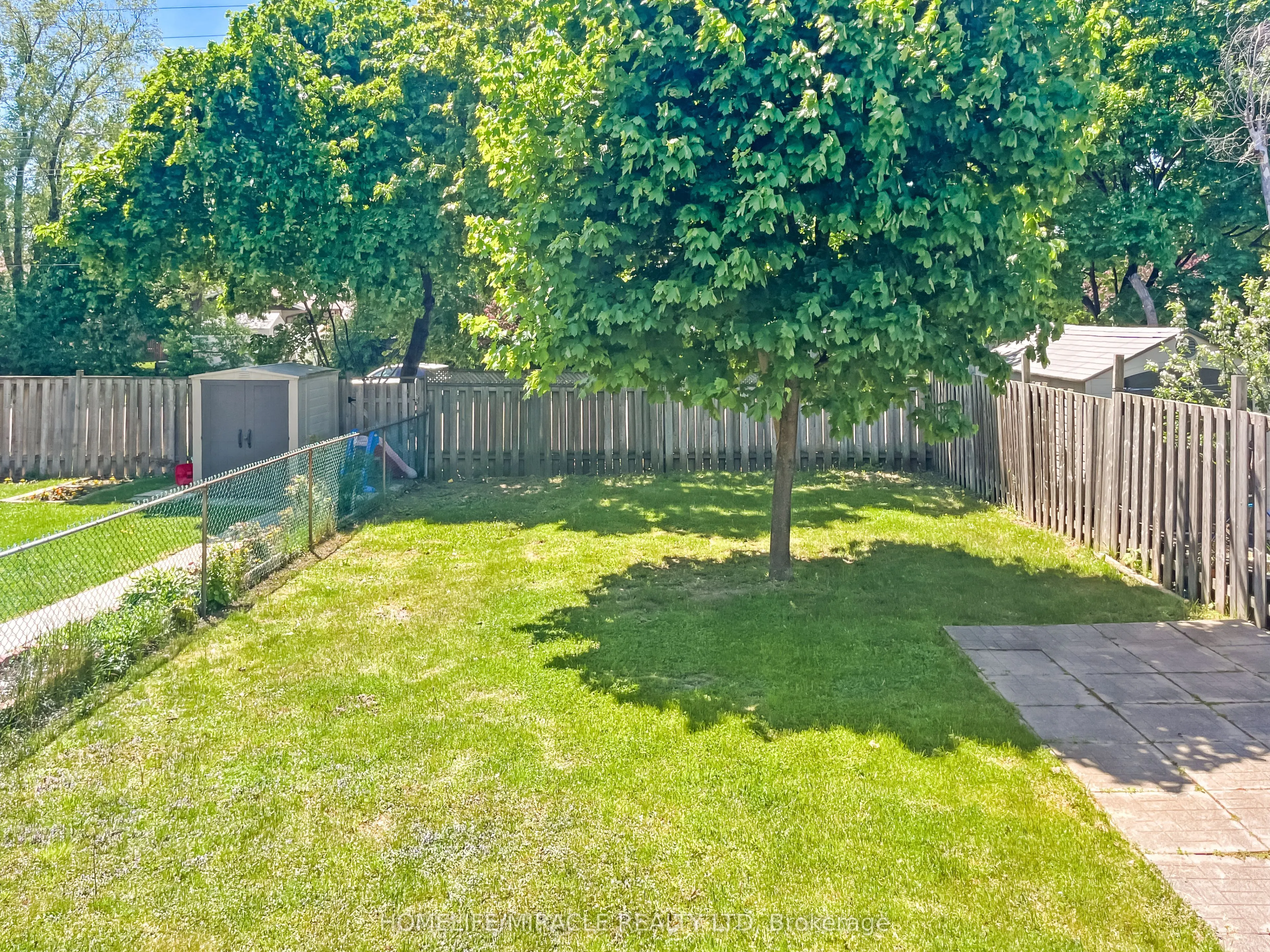 3485 Oakglade Crescent