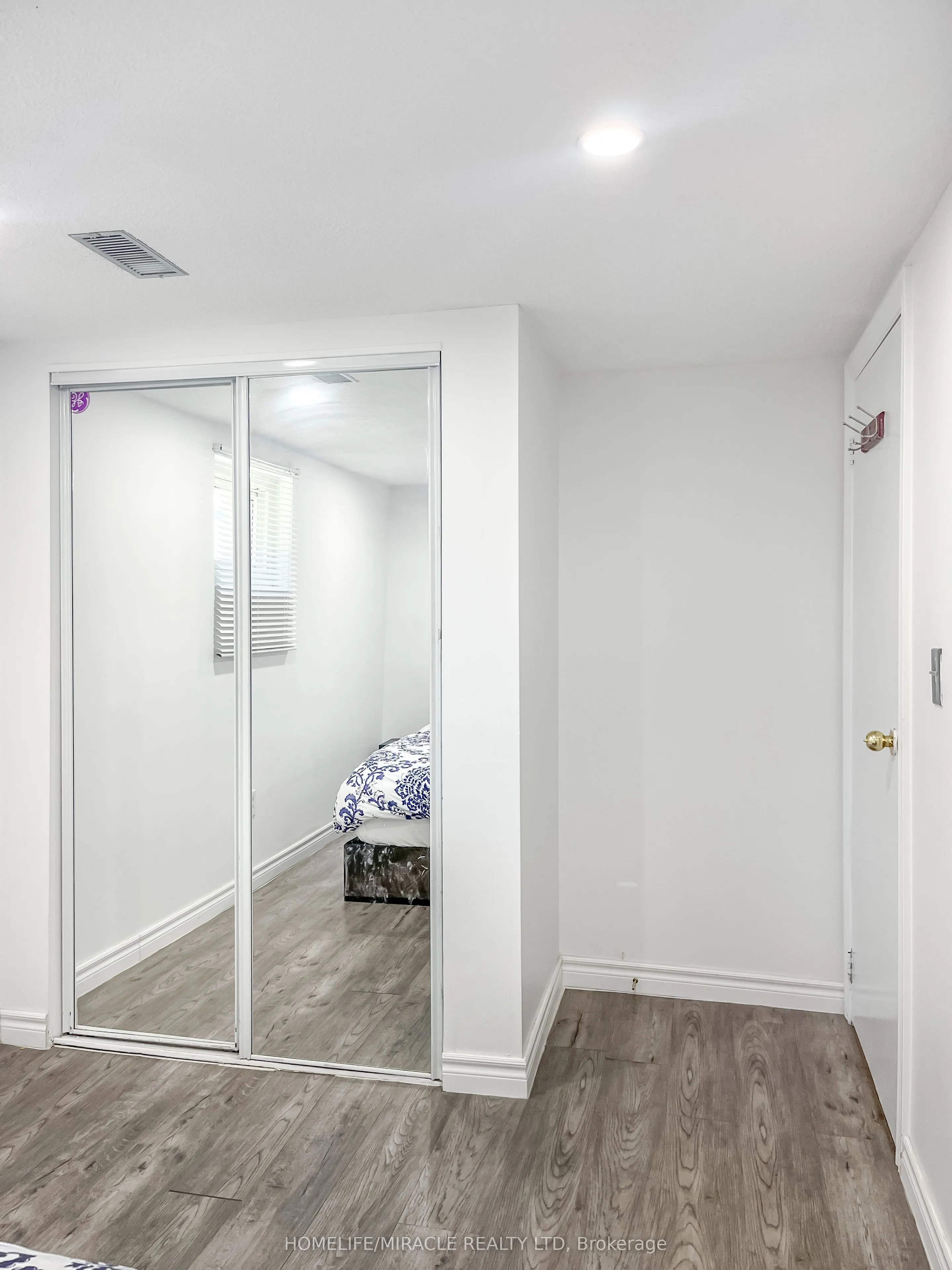 3485 Oakglade Crescent