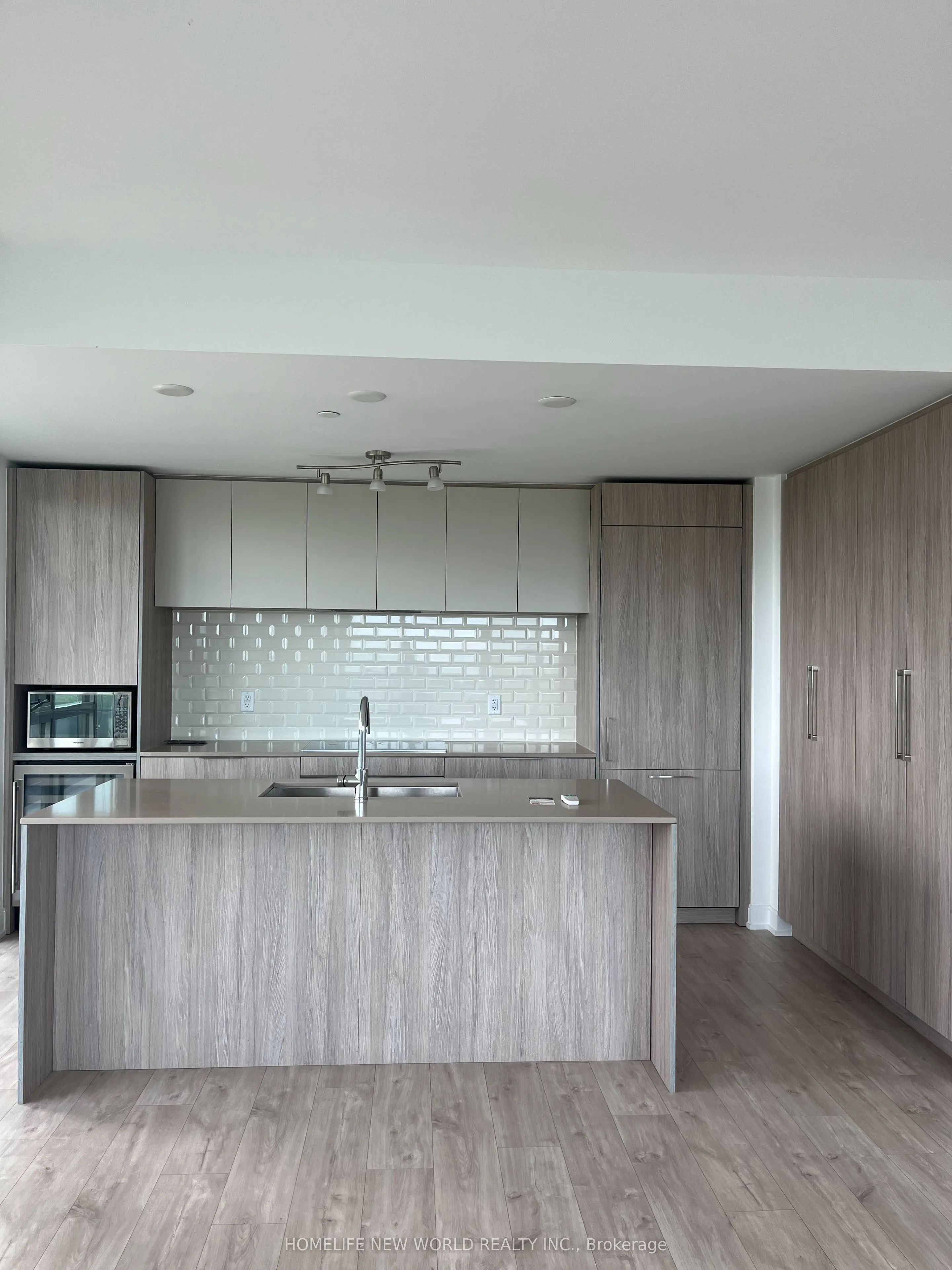 65 Annie Craig Drive #609