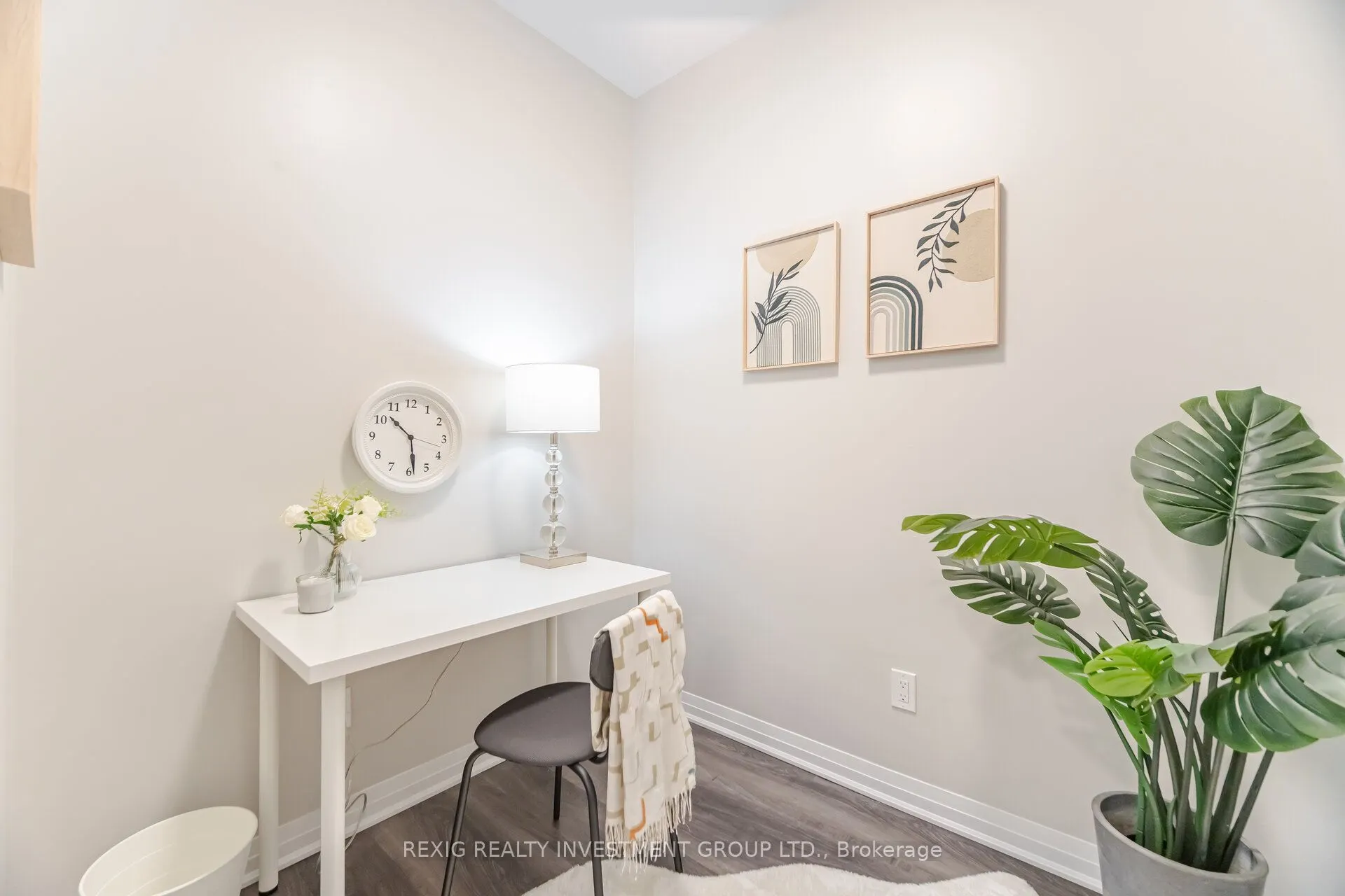 95 DUNDAS Street W, #613