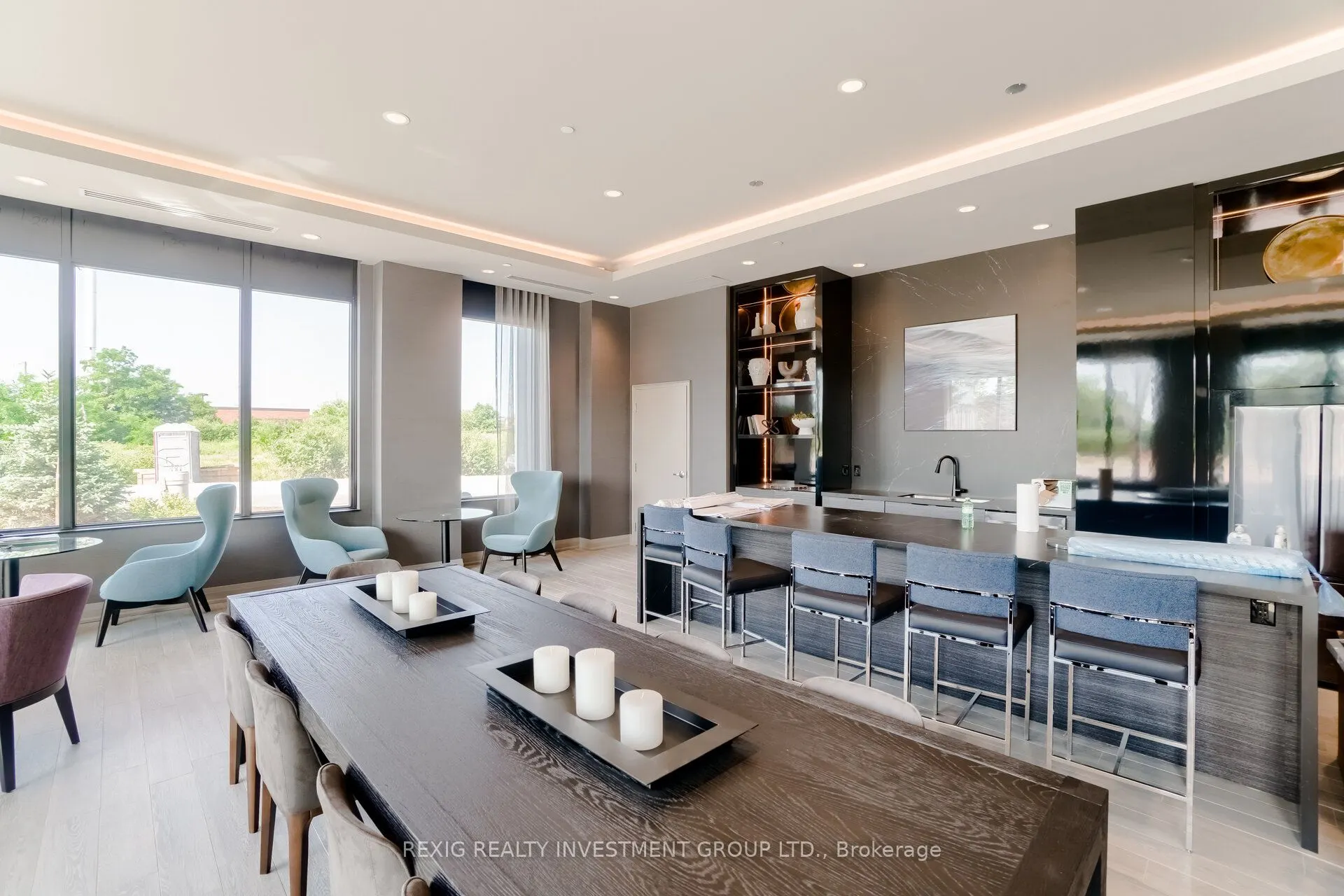 95 DUNDAS Street W, #613