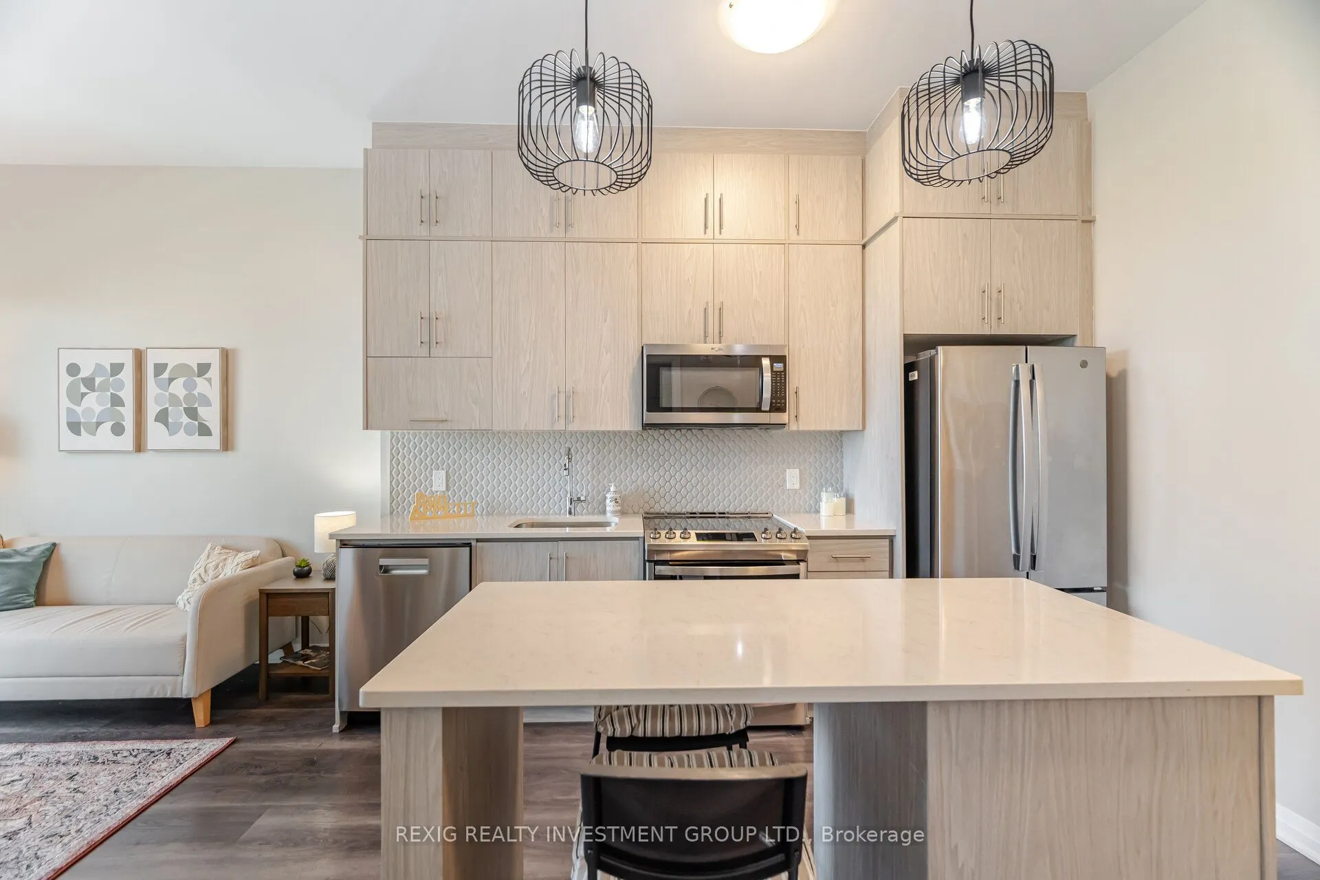 95 DUNDAS Street W, #613