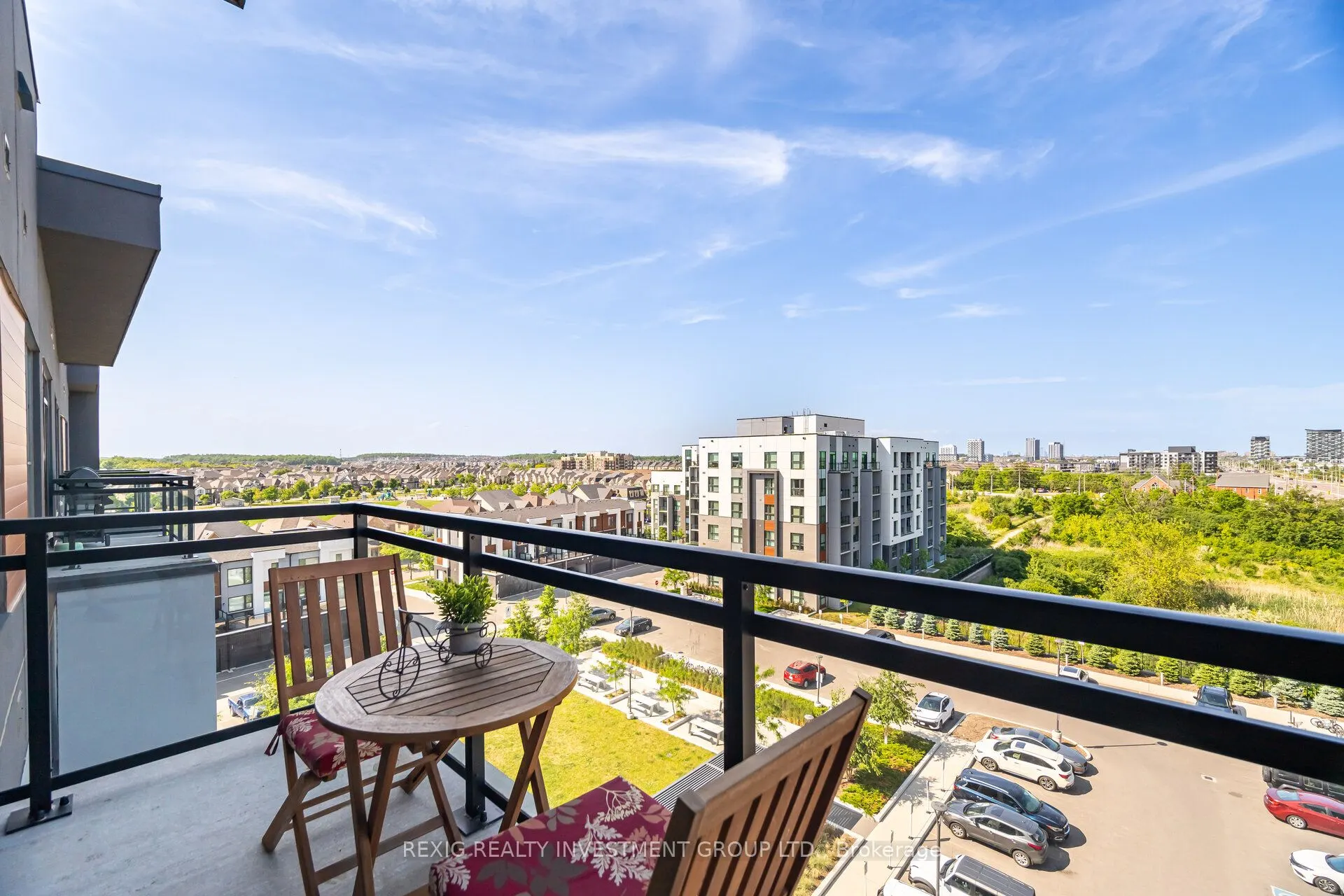 95 DUNDAS Street W, #613
