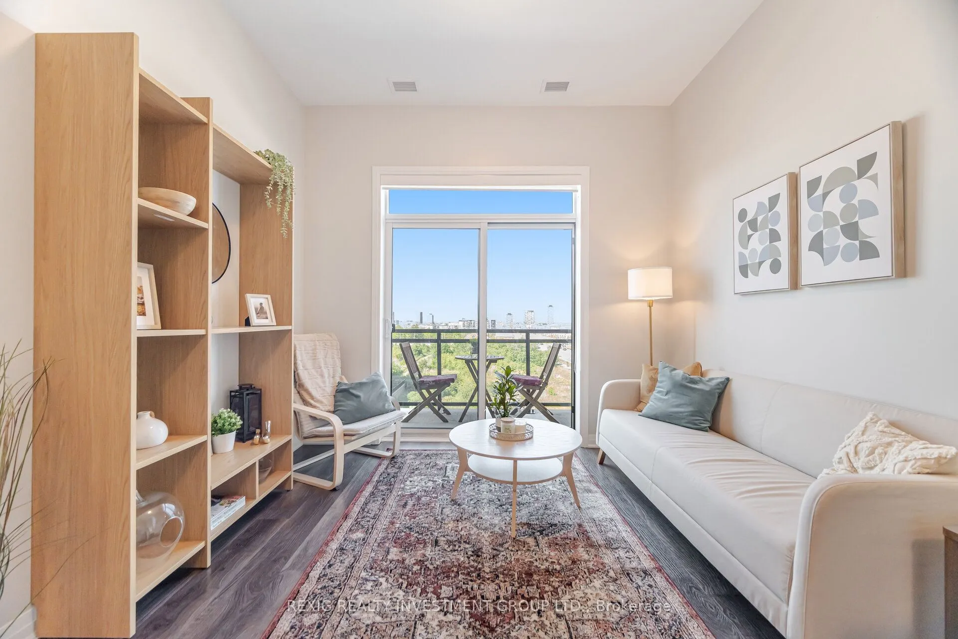 95 DUNDAS Street W, #613