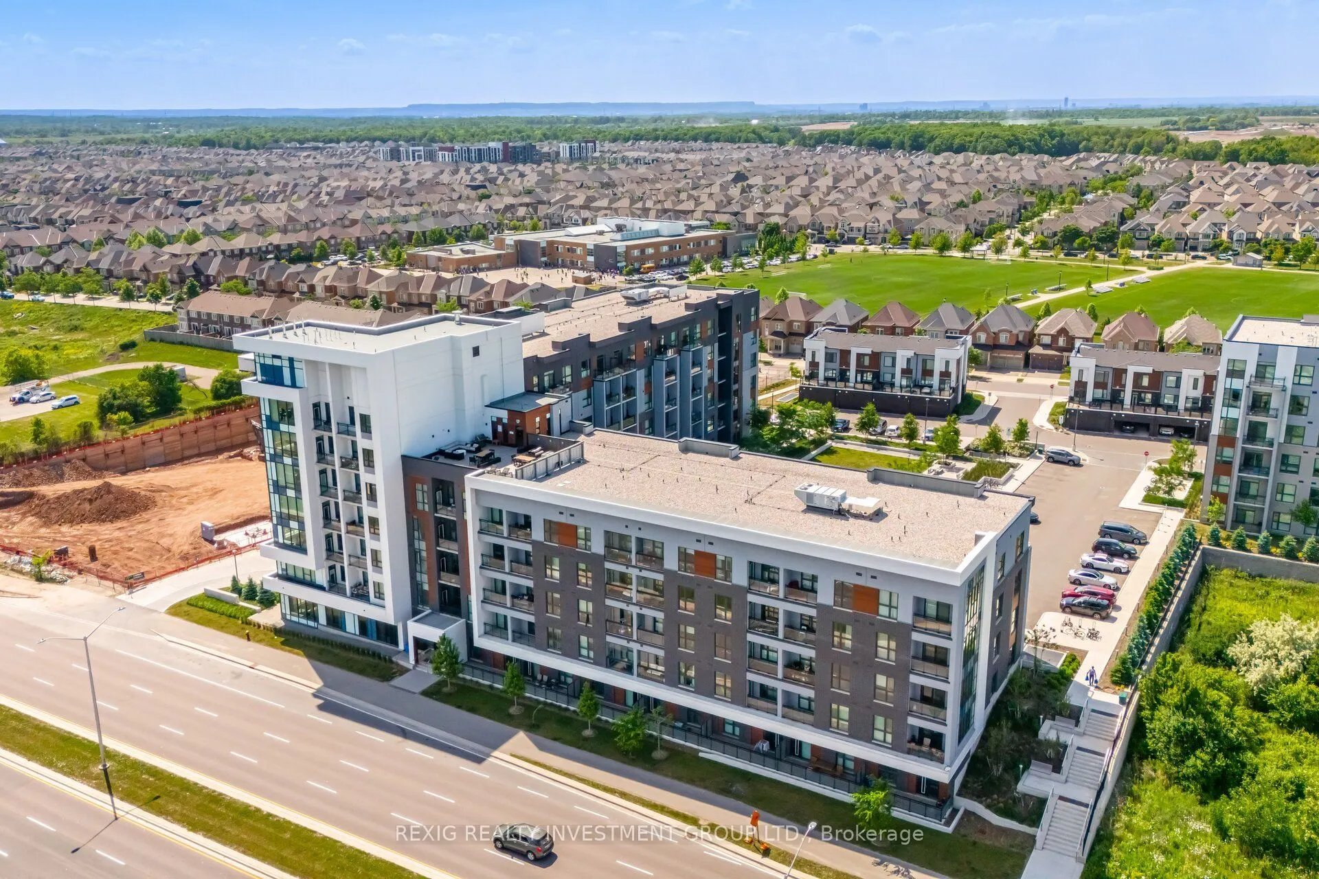 95 DUNDAS Street W, #613