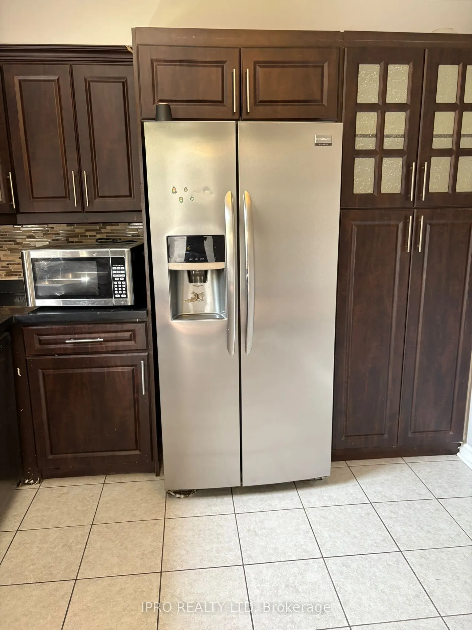 3255 Anderson Crescent