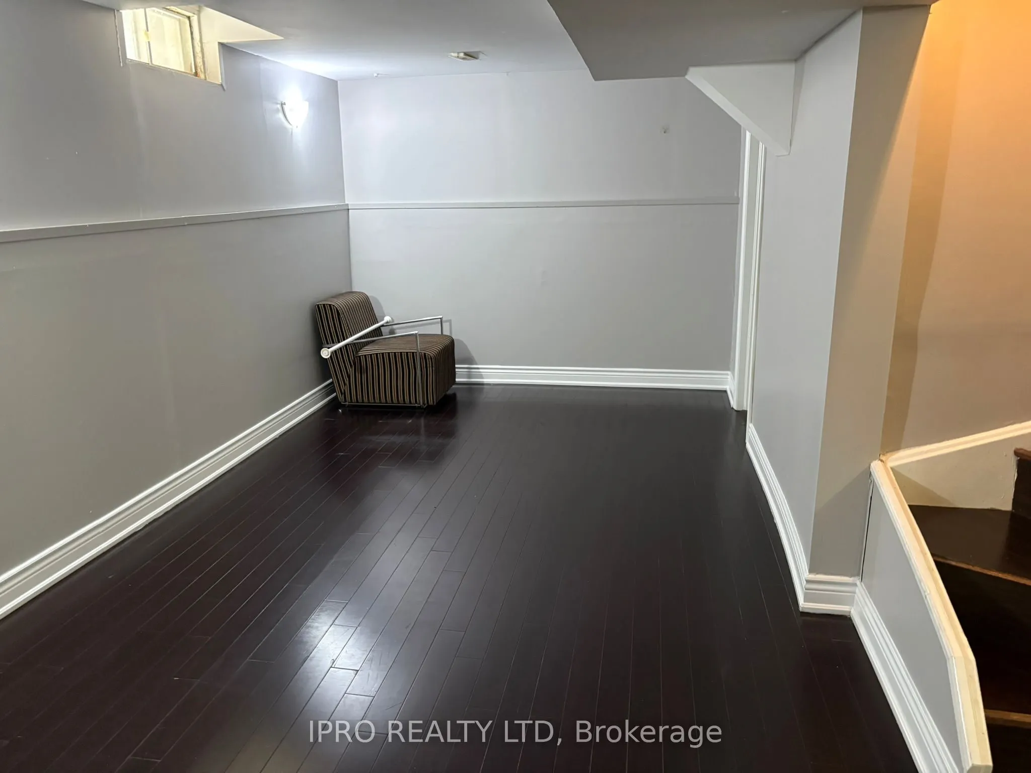 3255 Anderson Crescent