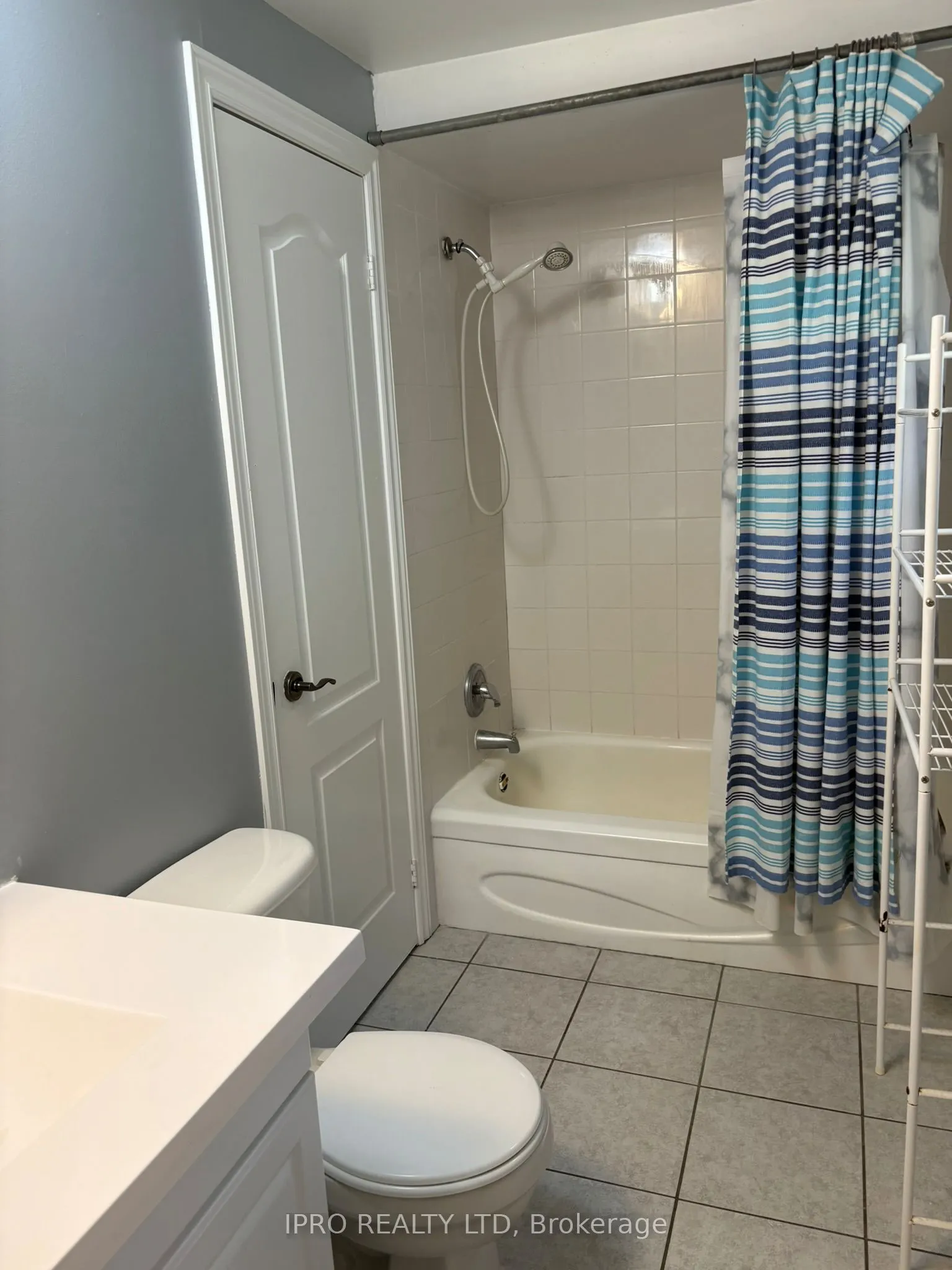 3255 Anderson Crescent
