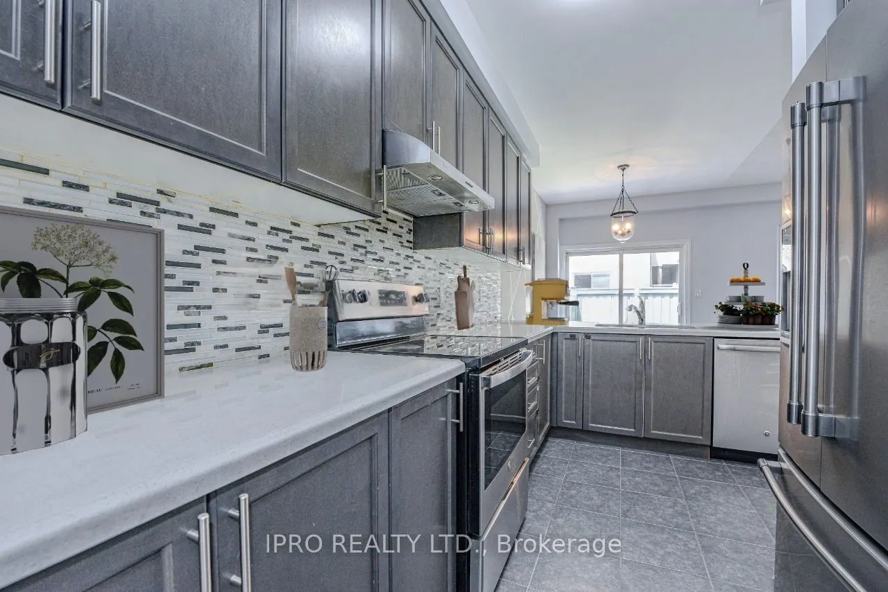 29 Gammon Crescent S